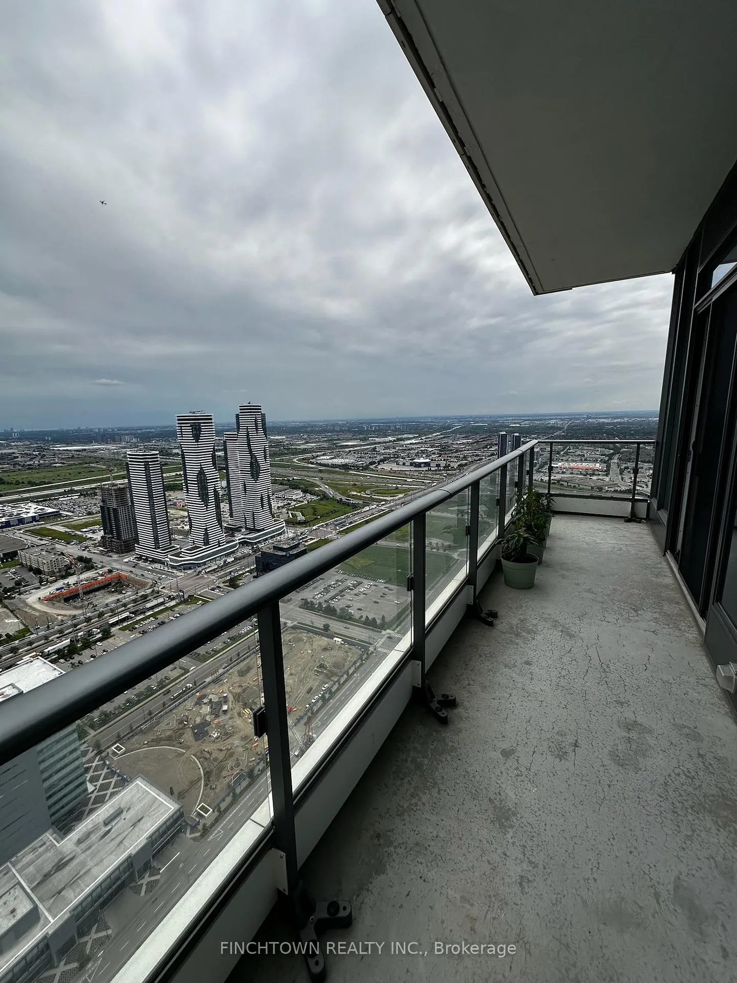 Photo 2 of Unit PH09, 5 Buttermill Avenue, Vaughan, Vaughan Corporate Centre — HOMEH