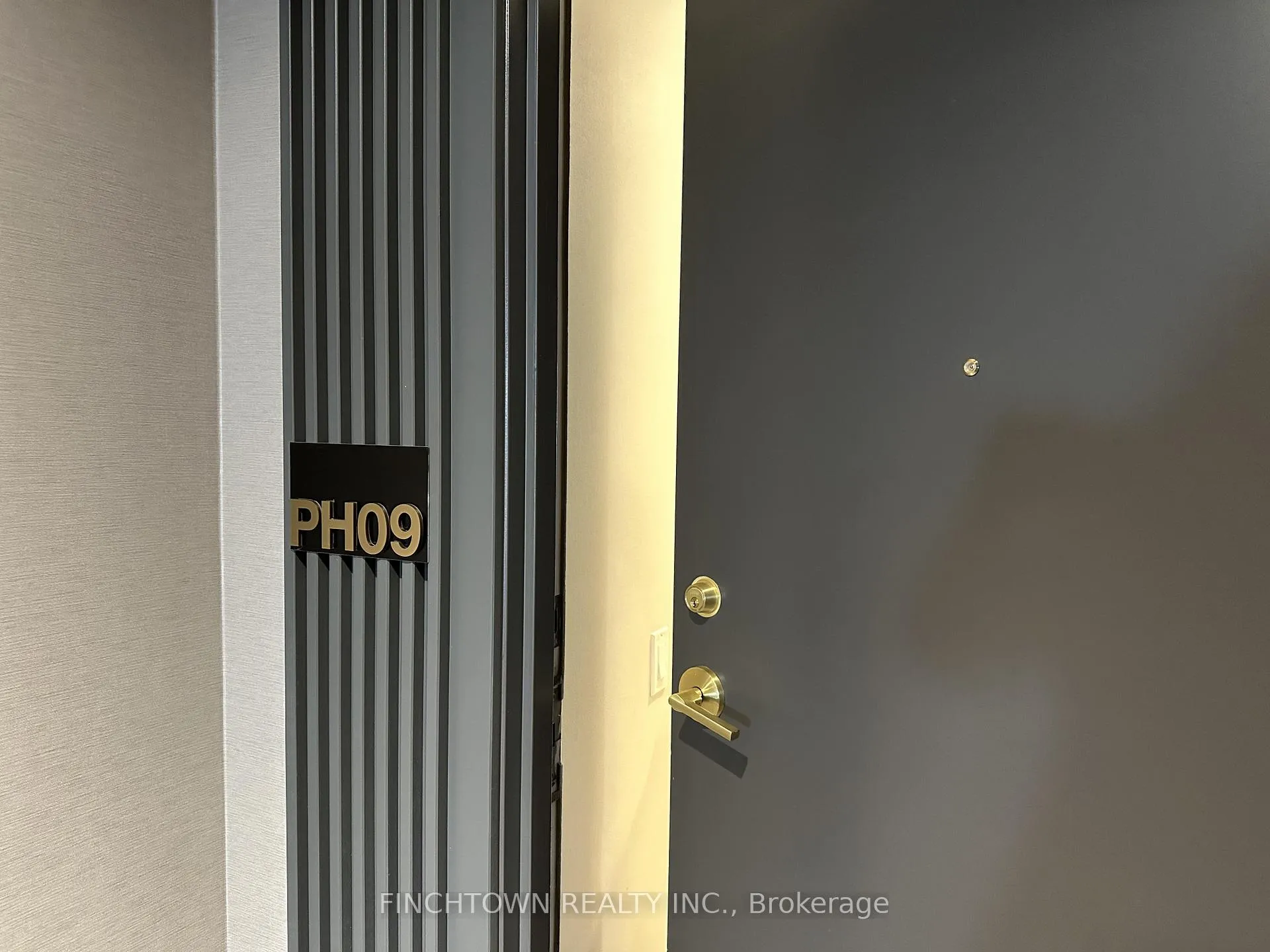 Photo 5 of Unit PH09, 5 Buttermill Avenue, Vaughan, Vaughan Corporate Centre — HOMEH