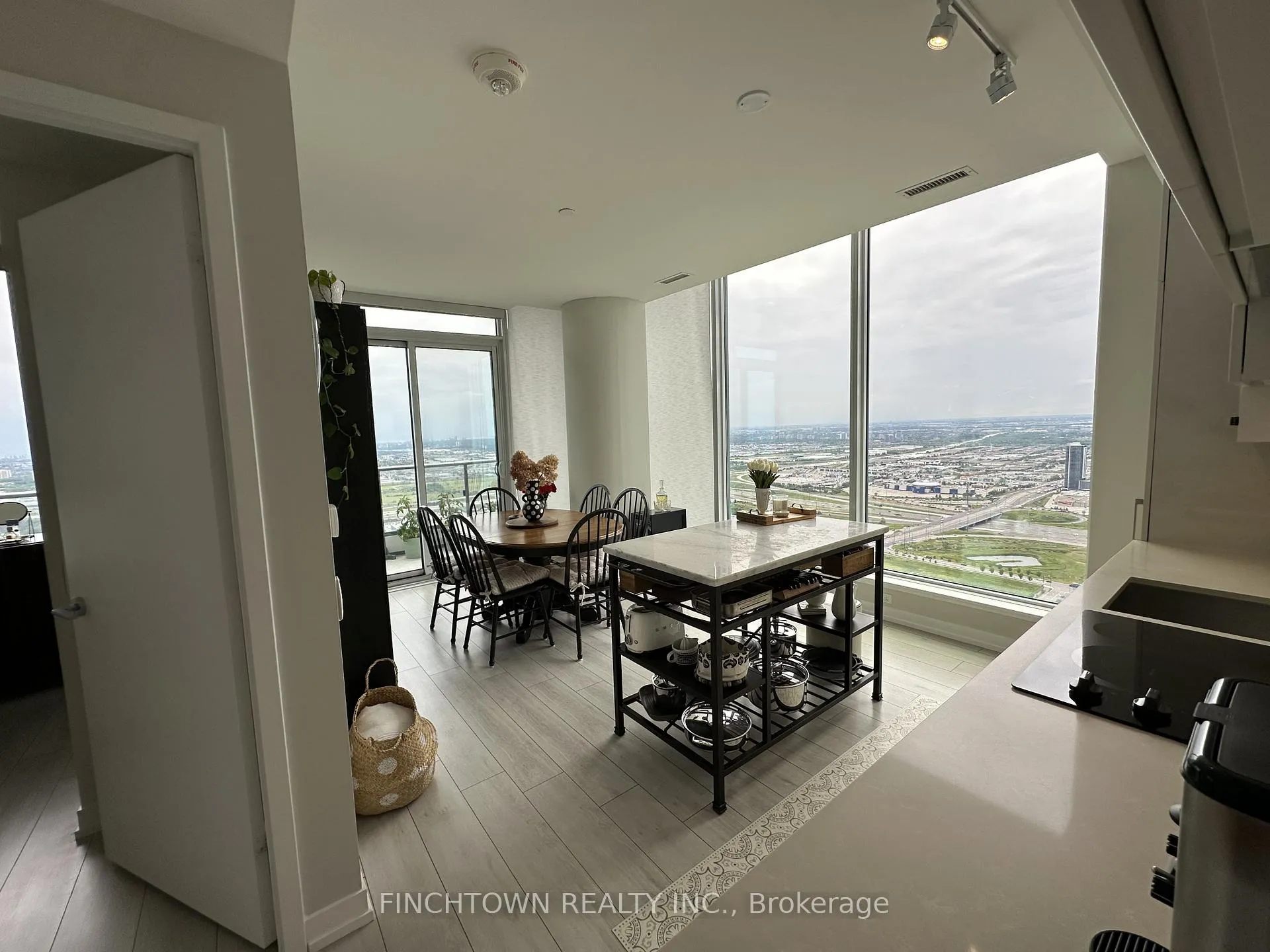 Photo 33 of Unit PH09, 5 Buttermill Avenue, Vaughan, Vaughan Corporate Centre — HOMEH