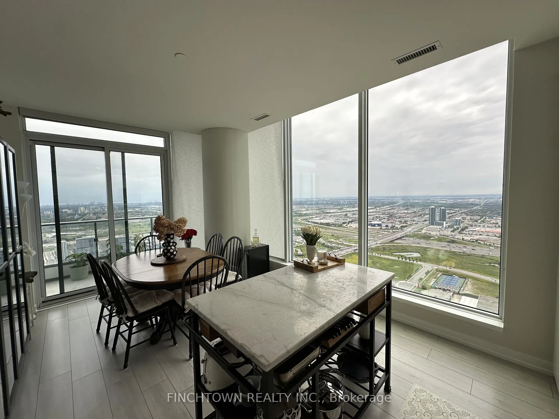 Photo 34 of Unit PH09, 5 Buttermill Avenue, Vaughan, Vaughan Corporate Centre — HOMEH