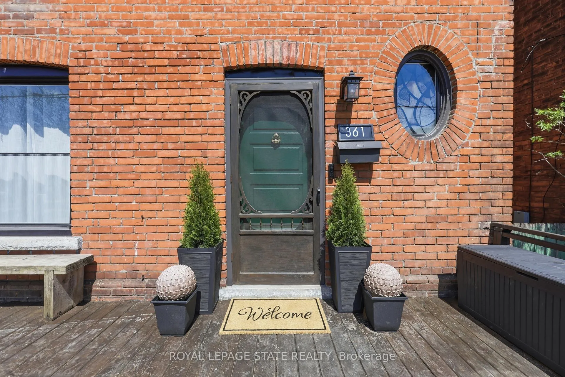 Photo 2 of 361 Cumberland Avenue, Hamilton, Blakeley — HOMEH