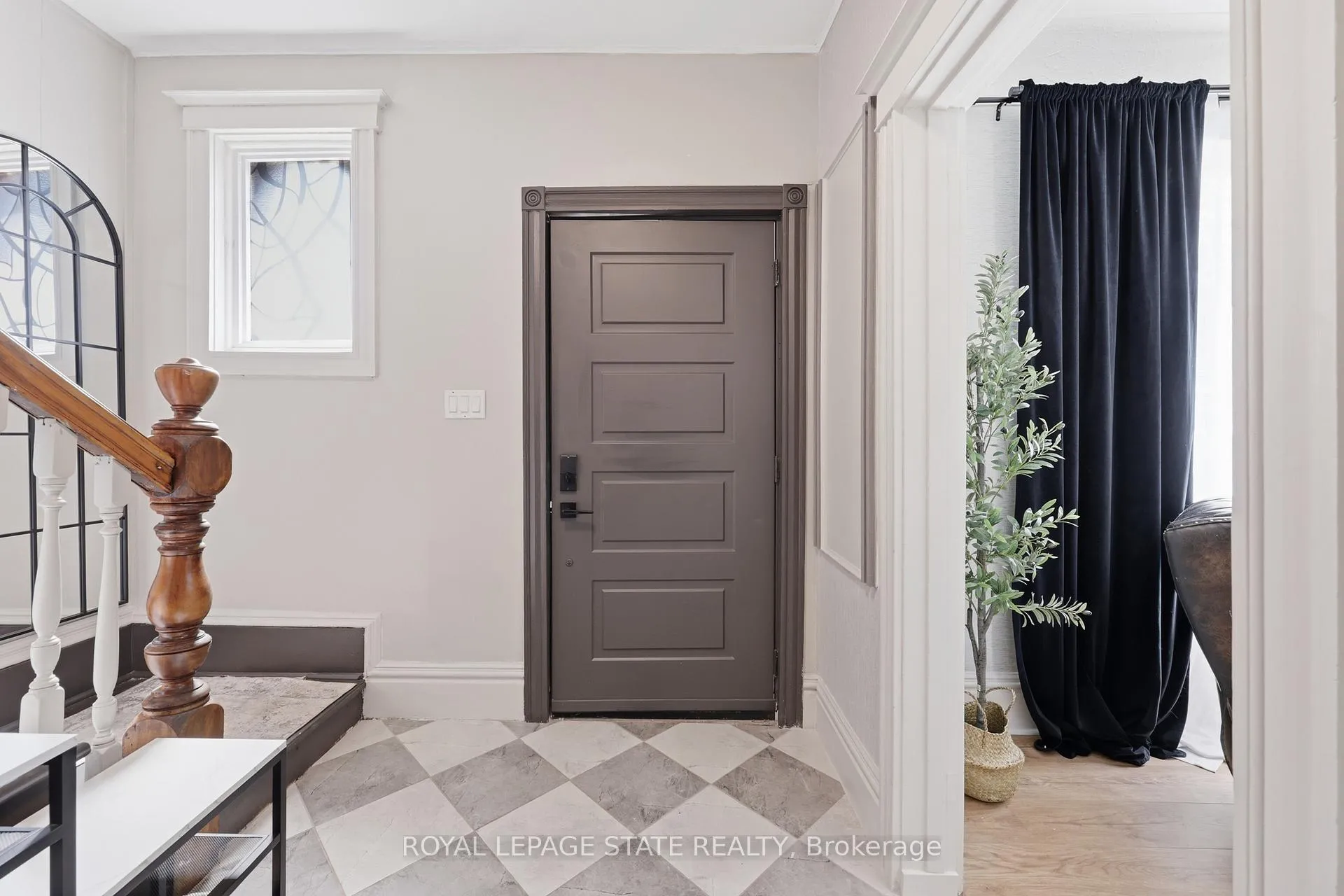 Photo 10 of 361 Cumberland Avenue, Hamilton, Blakeley — HOMEH