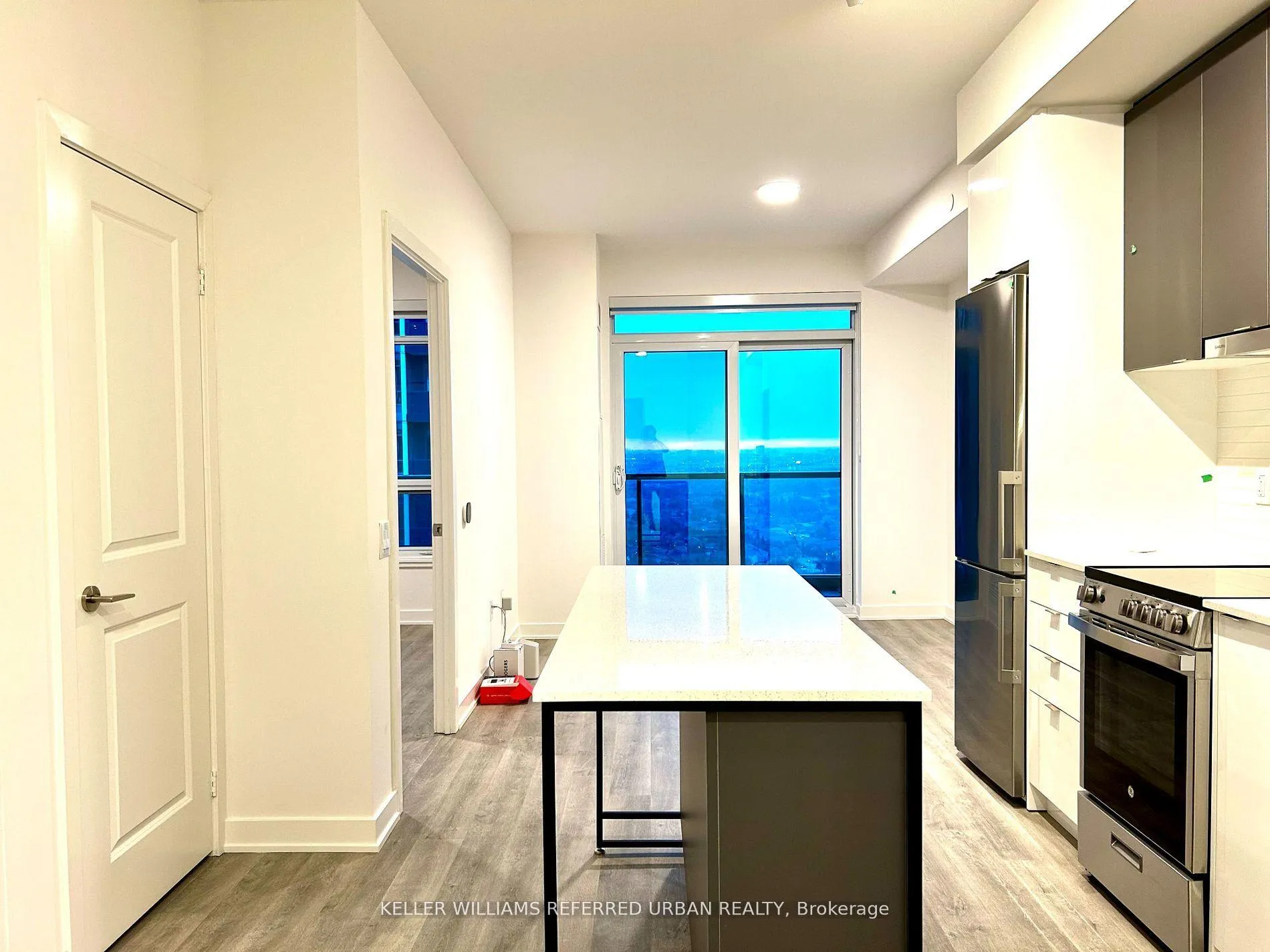 Photo 5 of Unit B-2304, 50 Upper Mall Way, Vaughan, Brownridge — HOMEH
