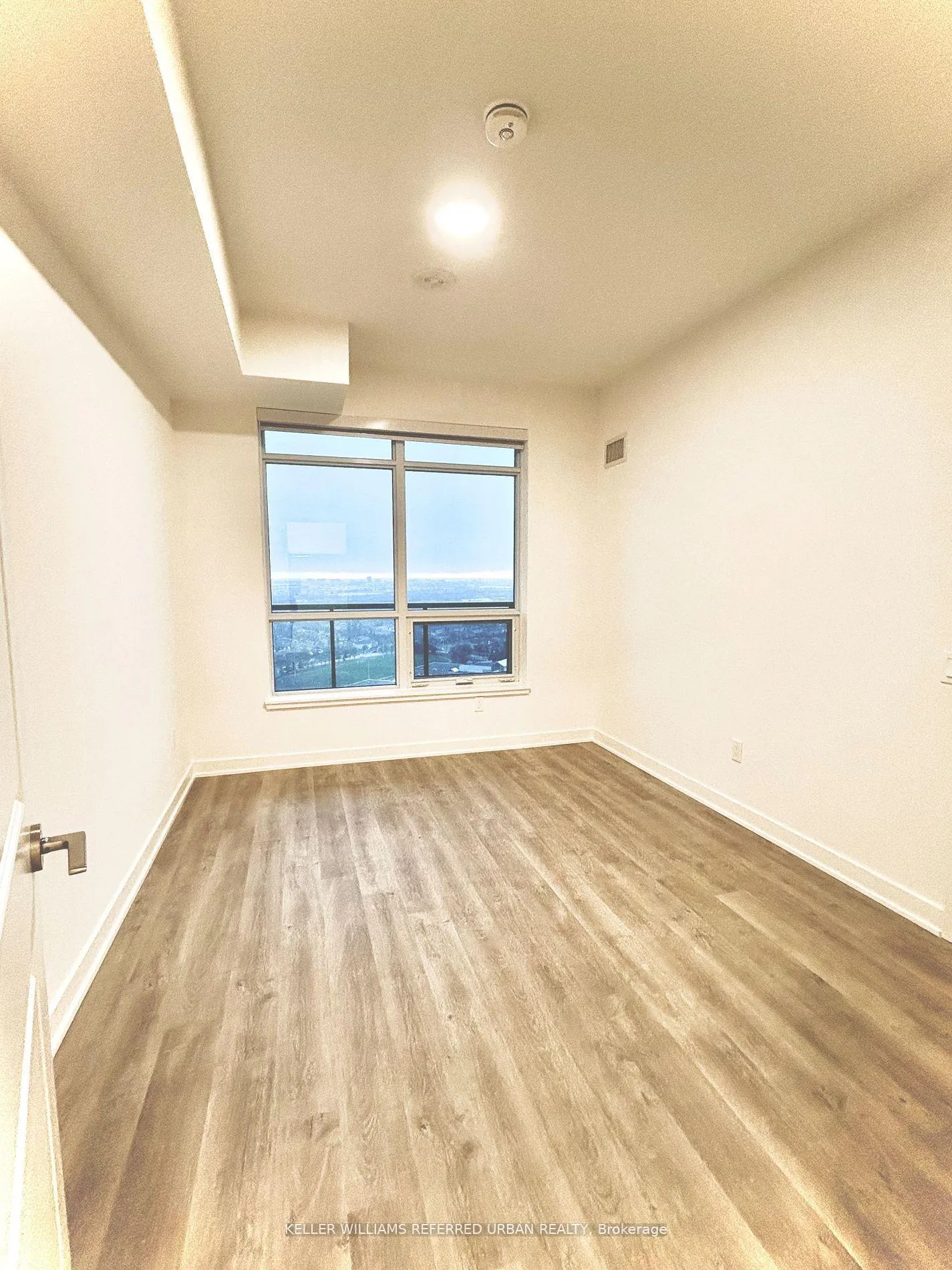 Photo 7 of Unit B-2304, 50 Upper Mall Way, Vaughan, Brownridge — HOMEH