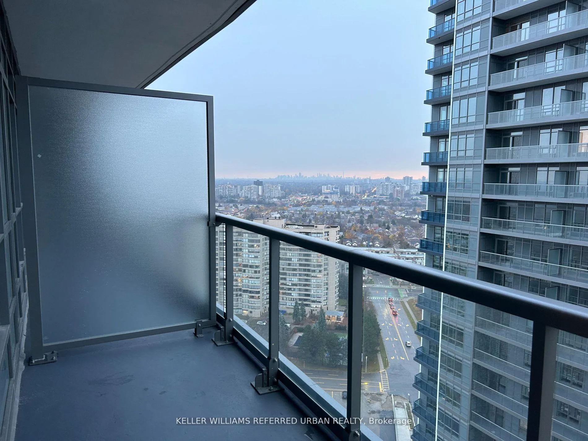 Photo 9 of Unit B-2304, 50 Upper Mall Way, Vaughan, Brownridge — HOMEH