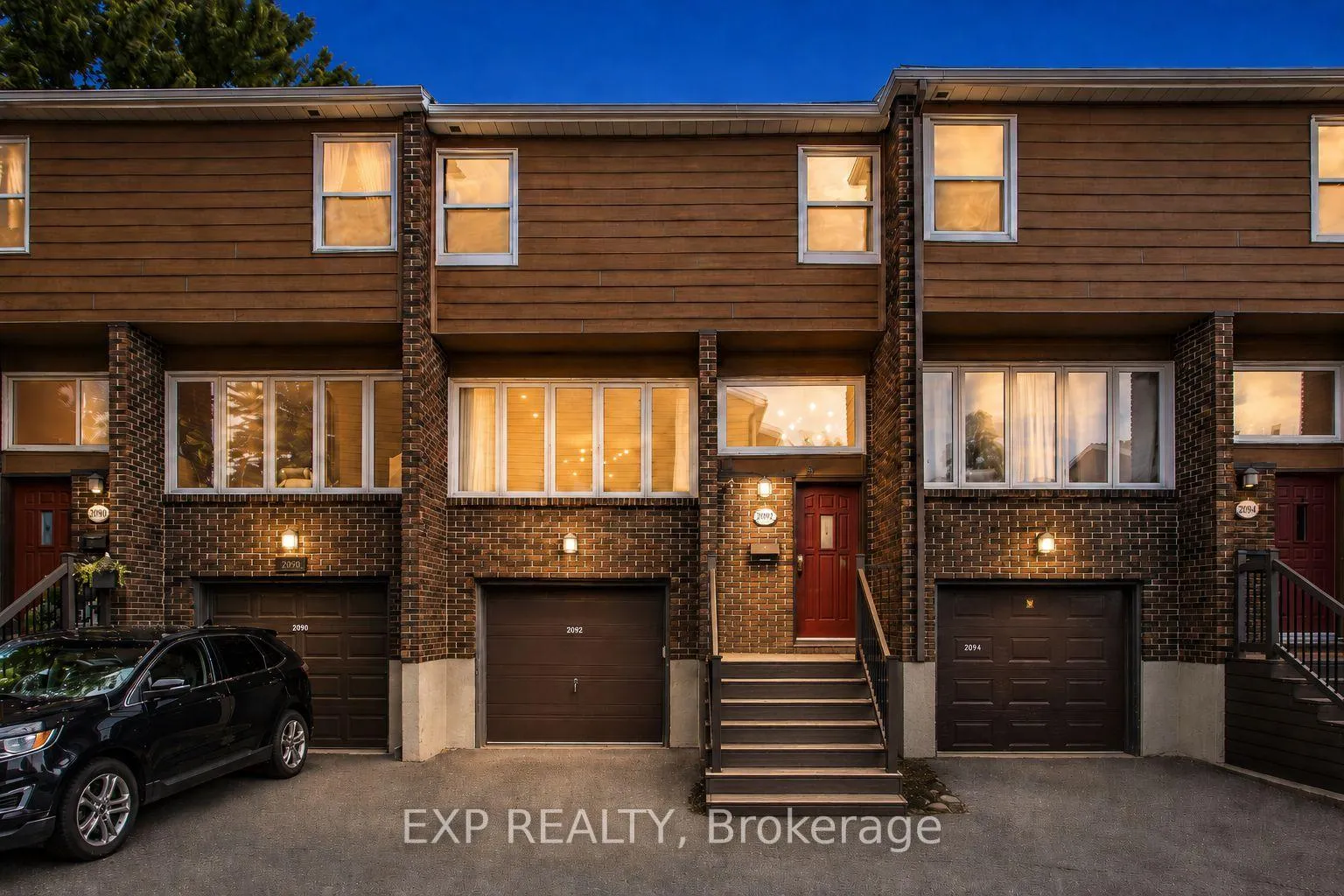 Front of 2092 Eric Crescent