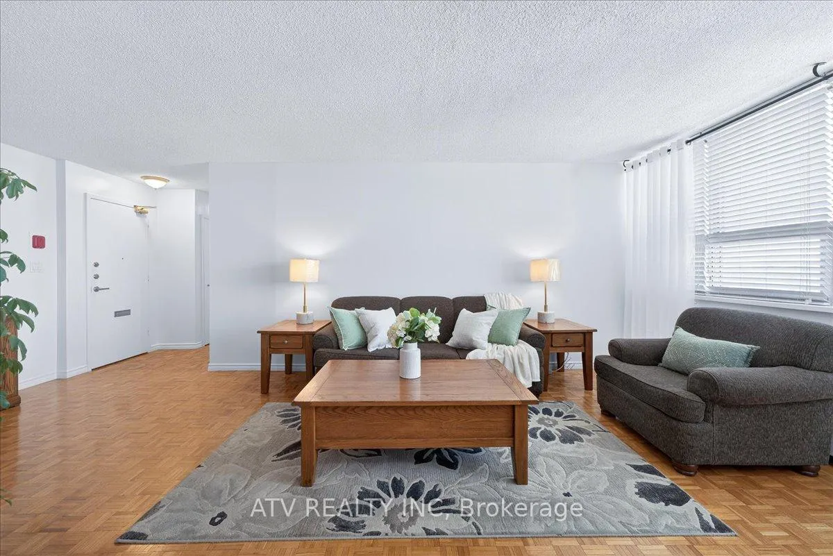 Photo 8 of Unit 804, 151 La Rose Avenue, Etobicoke, Humber Heights — HOMEH