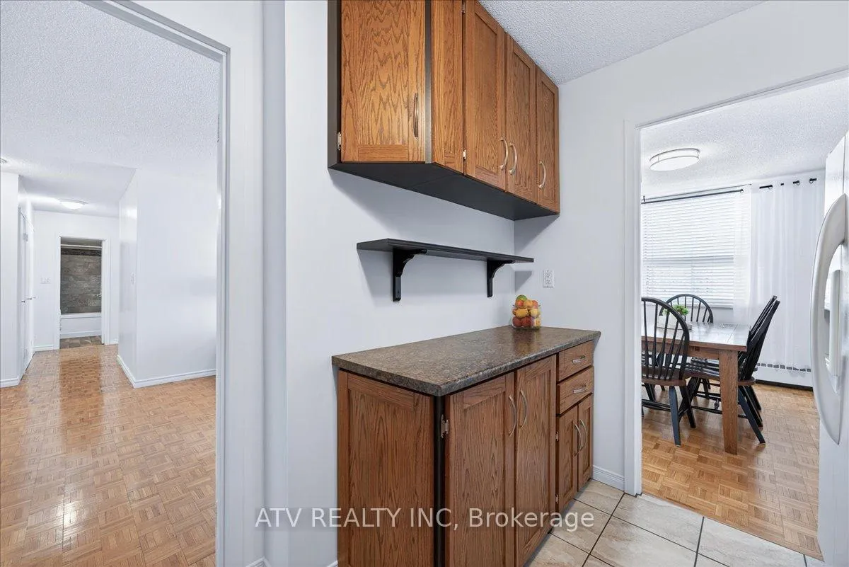 Photo 15 of Unit 804, 151 La Rose Avenue, Etobicoke, Humber Heights — HOMEH