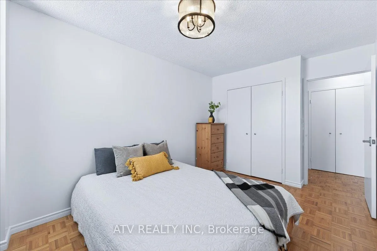 Photo 18 of Unit 804, 151 La Rose Avenue, Etobicoke, Humber Heights — HOMEH