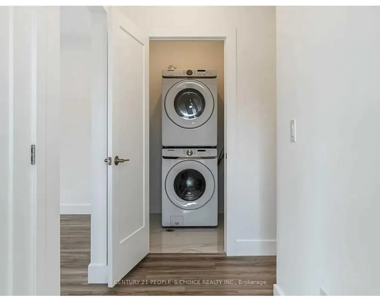 Photo 7 of Unit upper Apartment, 54 Westhampton Drive, Etobicoke, Kingsview Village-The Westway — HOMEH