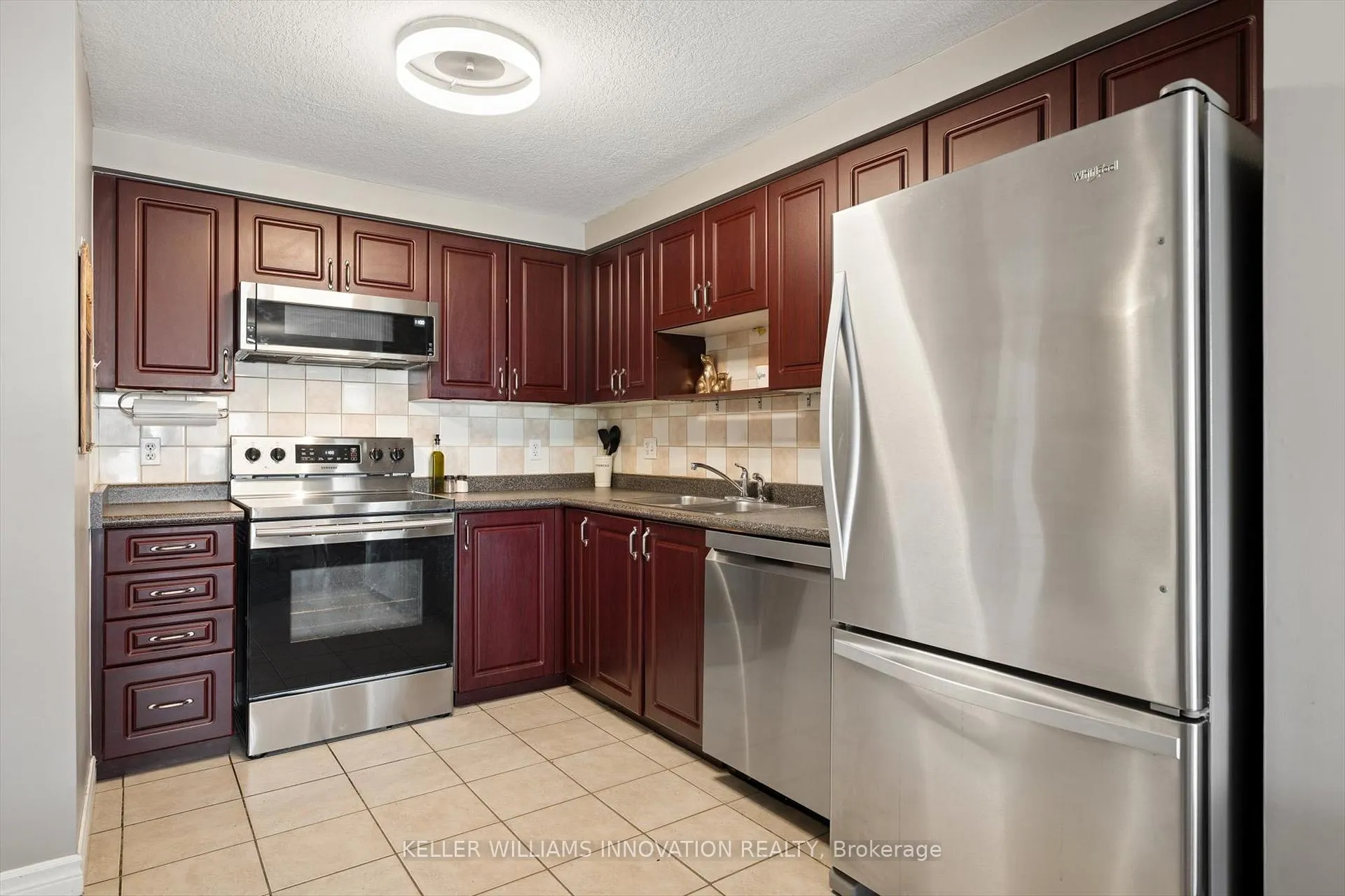 Photo 11 of 702 Activa Avenue, Kitchener — HOMEH