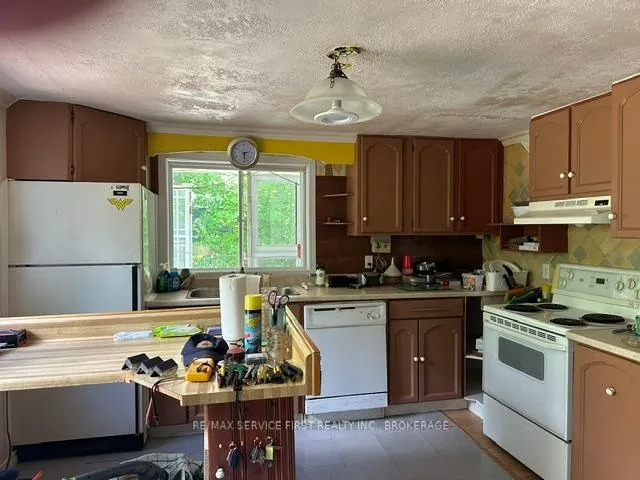 Photo 6 of 67 Osborne Street, Gananoque, Gananoque — HOMEH