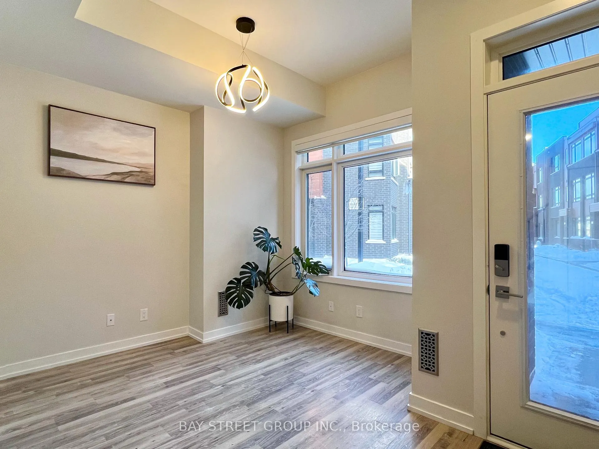 Photo 2 of Unit 13, 370 Red Maple Road, Richmond Hill, Langstaff — HOMEH