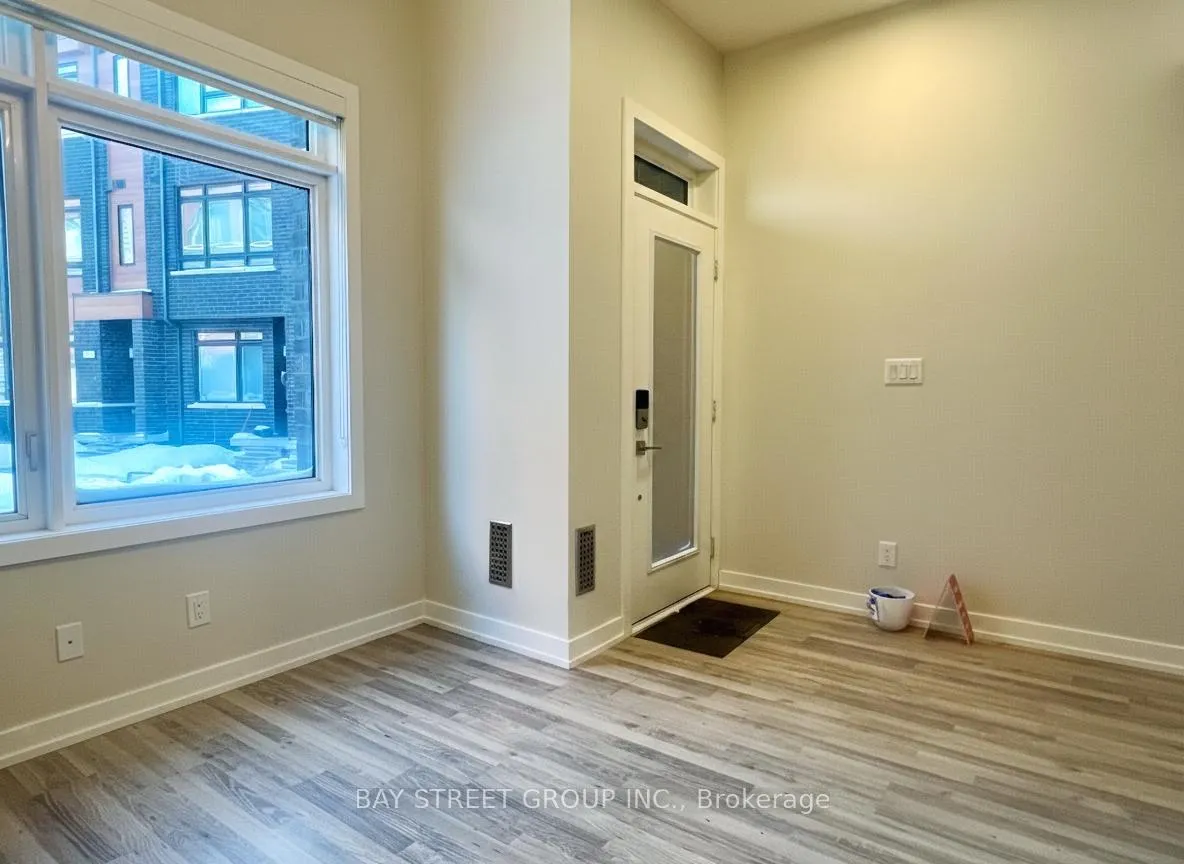 Photo 4 of Unit 13, 370 Red Maple Road, Richmond Hill, Langstaff — HOMEH