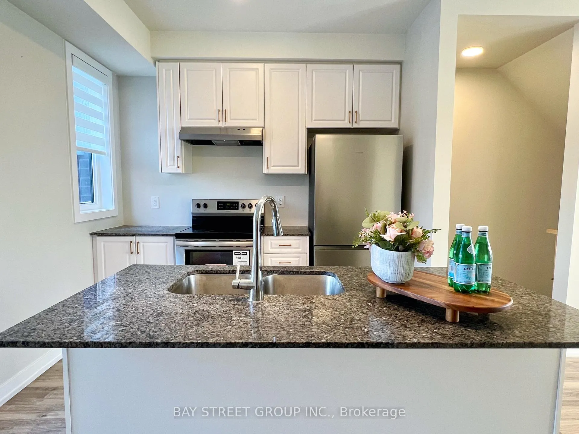 Photo 8 of Unit 13, 370 Red Maple Road, Richmond Hill, Langstaff — HOMEH