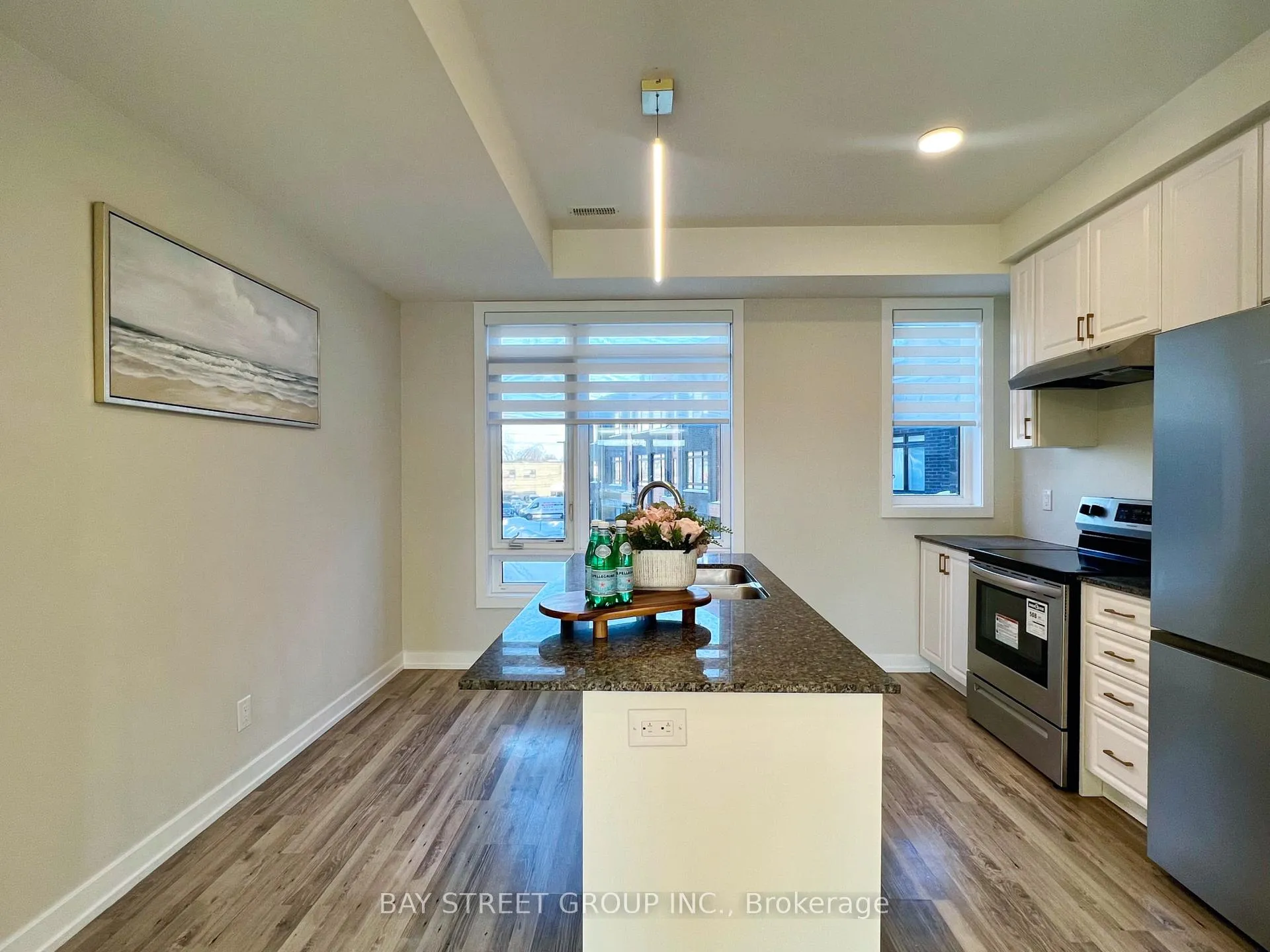Photo 9 of Unit 13, 370 Red Maple Road, Richmond Hill, Langstaff — HOMEH