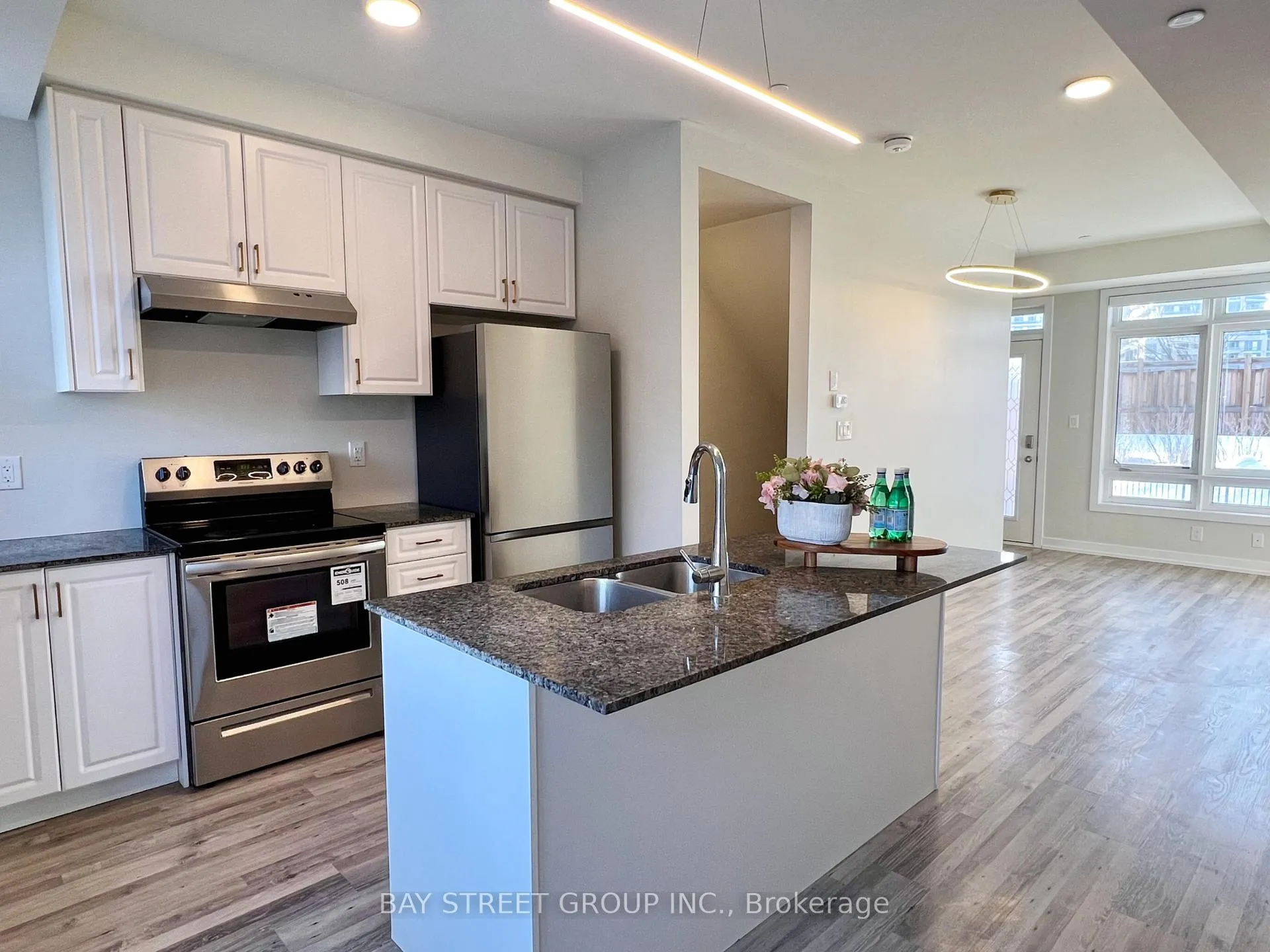 Photo 10 of Unit 13, 370 Red Maple Road, Richmond Hill, Langstaff — HOMEH