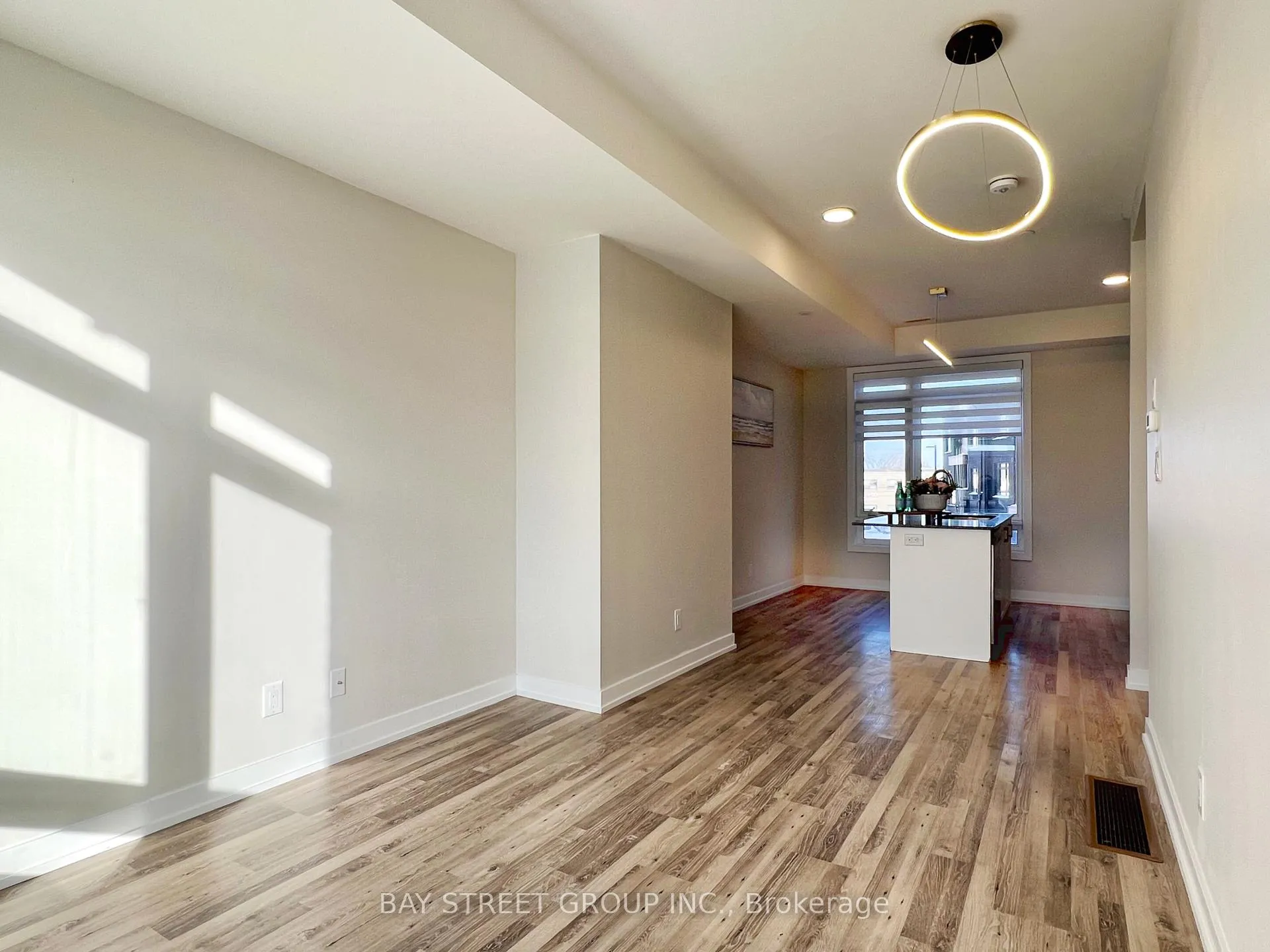 Photo 11 of Unit 13, 370 Red Maple Road, Richmond Hill, Langstaff — HOMEH