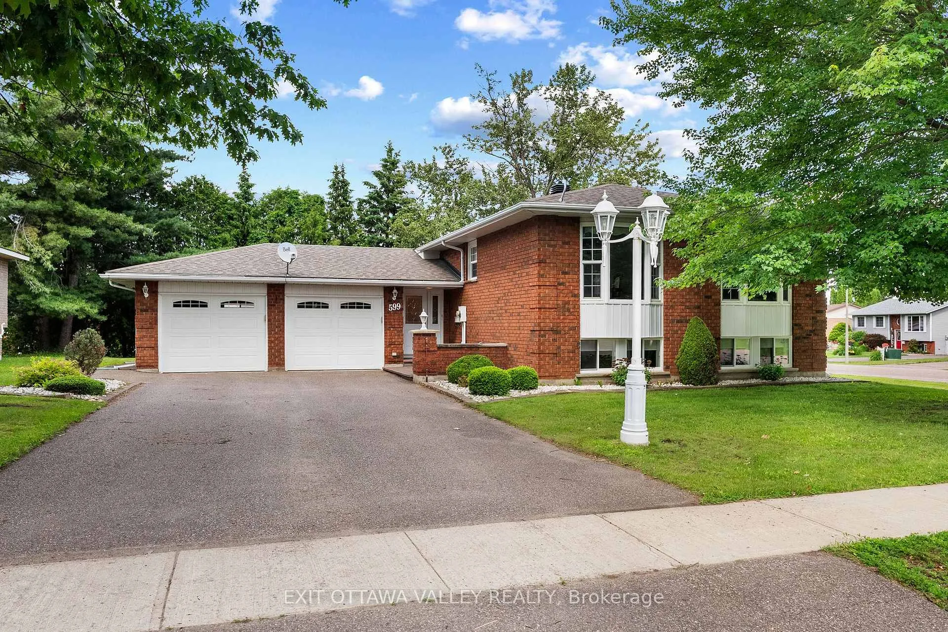 Photo 2 of 599 Hillside Avenue, Pembroke, Pembroke — HOMEH