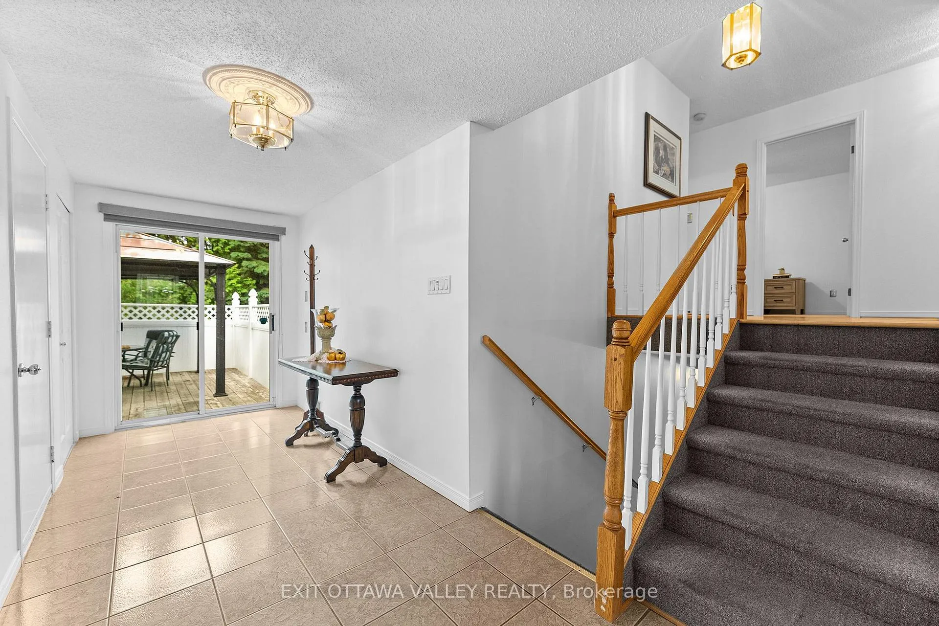 Photo 5 of 599 Hillside Avenue, Pembroke, Pembroke — HOMEH