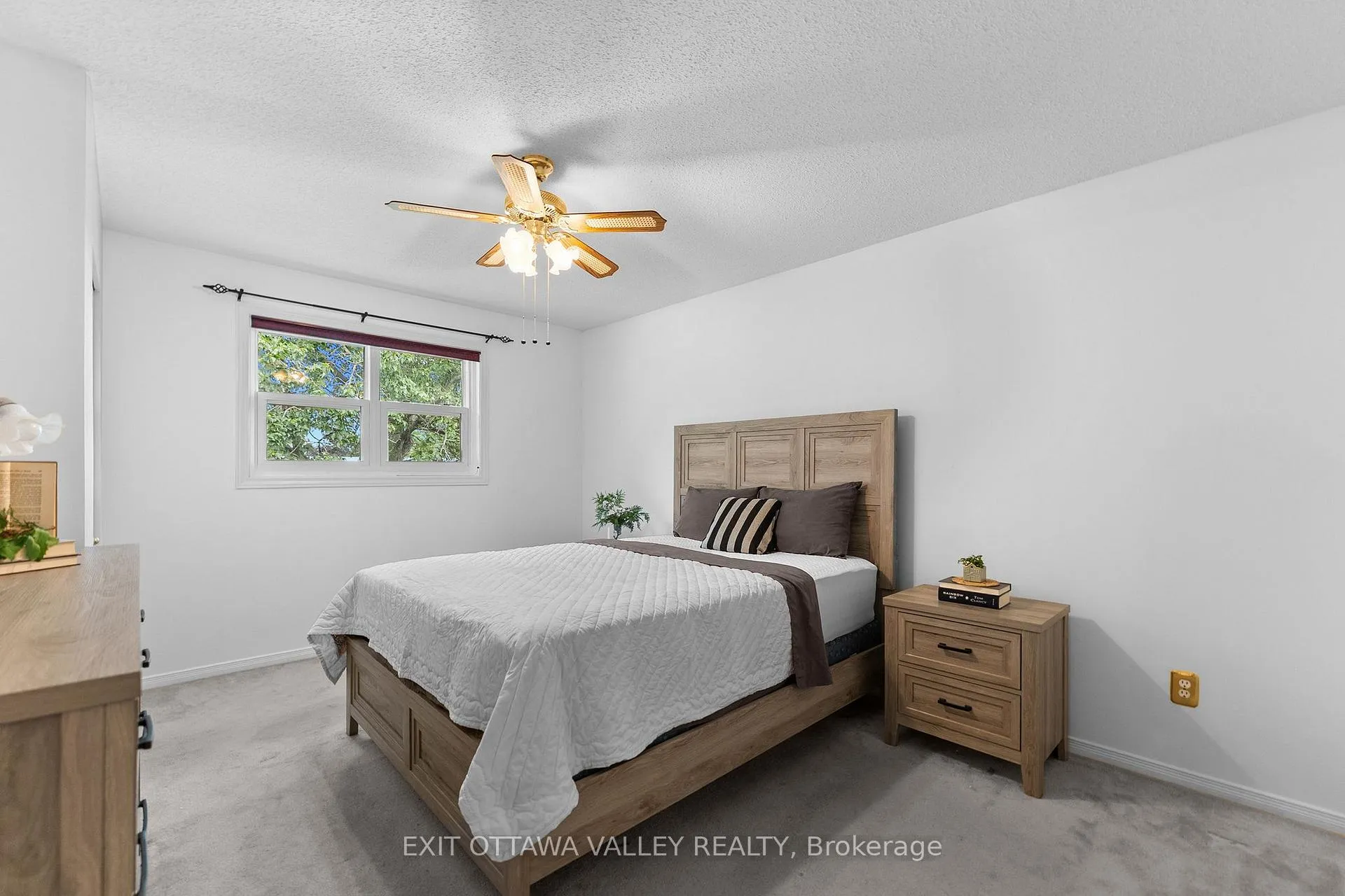 Photo 15 of 599 Hillside Avenue, Pembroke, Pembroke — HOMEH