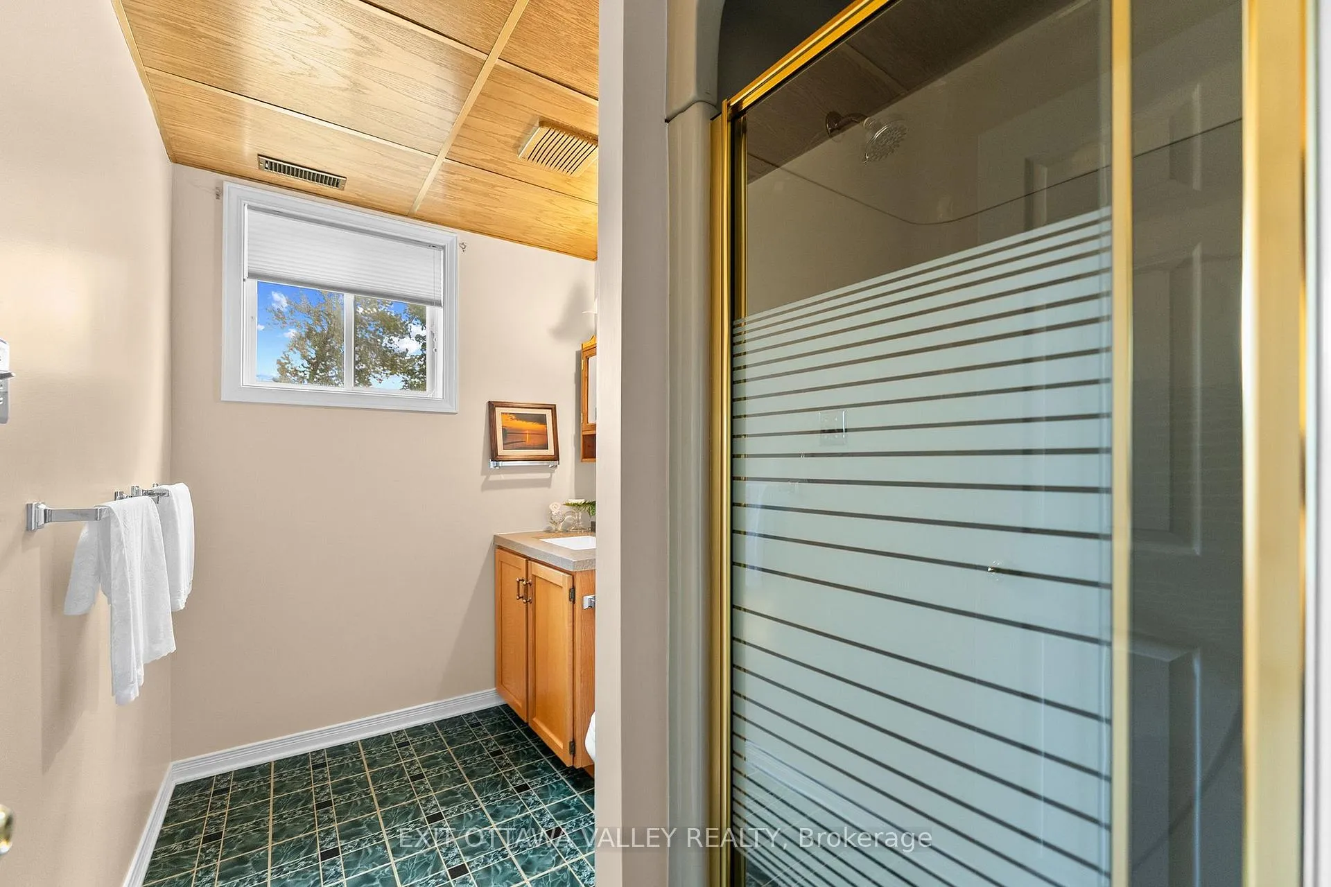 Photo 23 of 599 Hillside Avenue, Pembroke, Pembroke — HOMEH