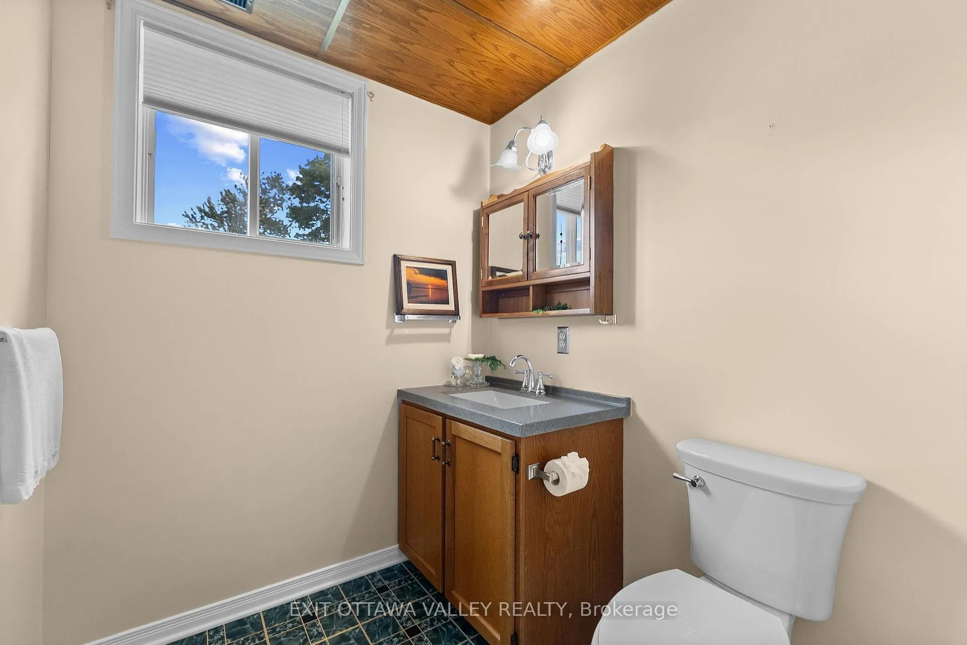 Photo 24 of 599 Hillside Avenue, Pembroke, Pembroke — HOMEH