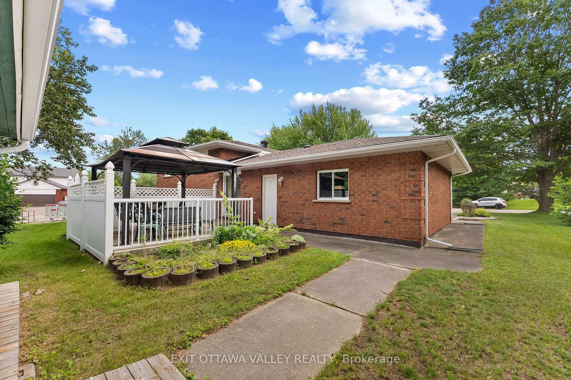 Photo 32 of 599 Hillside Avenue, Pembroke, Pembroke — HOMEH