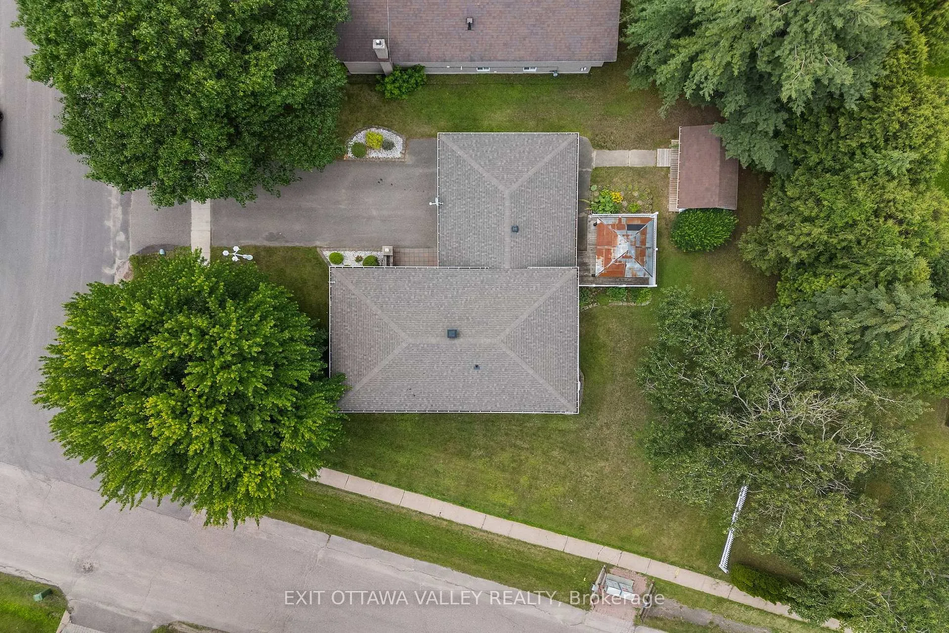 Photo 35 of 599 Hillside Avenue, Pembroke, Pembroke — HOMEH