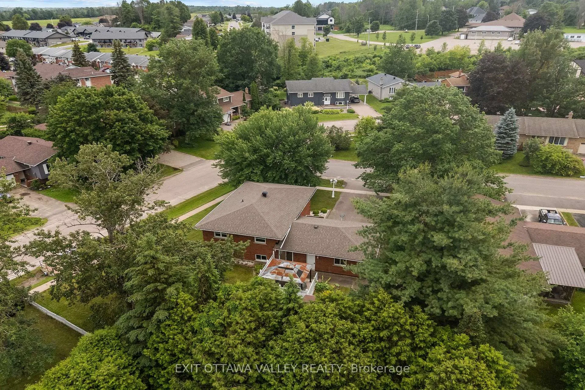 Photo 38 of 599 Hillside Avenue, Pembroke, Pembroke — HOMEH