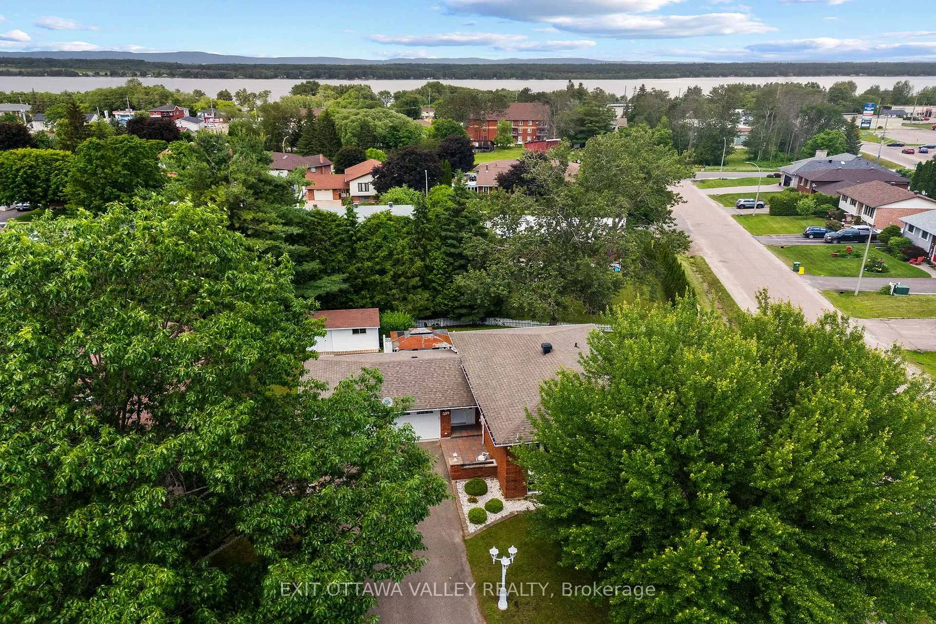 Photo 40 of 599 Hillside Avenue, Pembroke, Pembroke — HOMEH