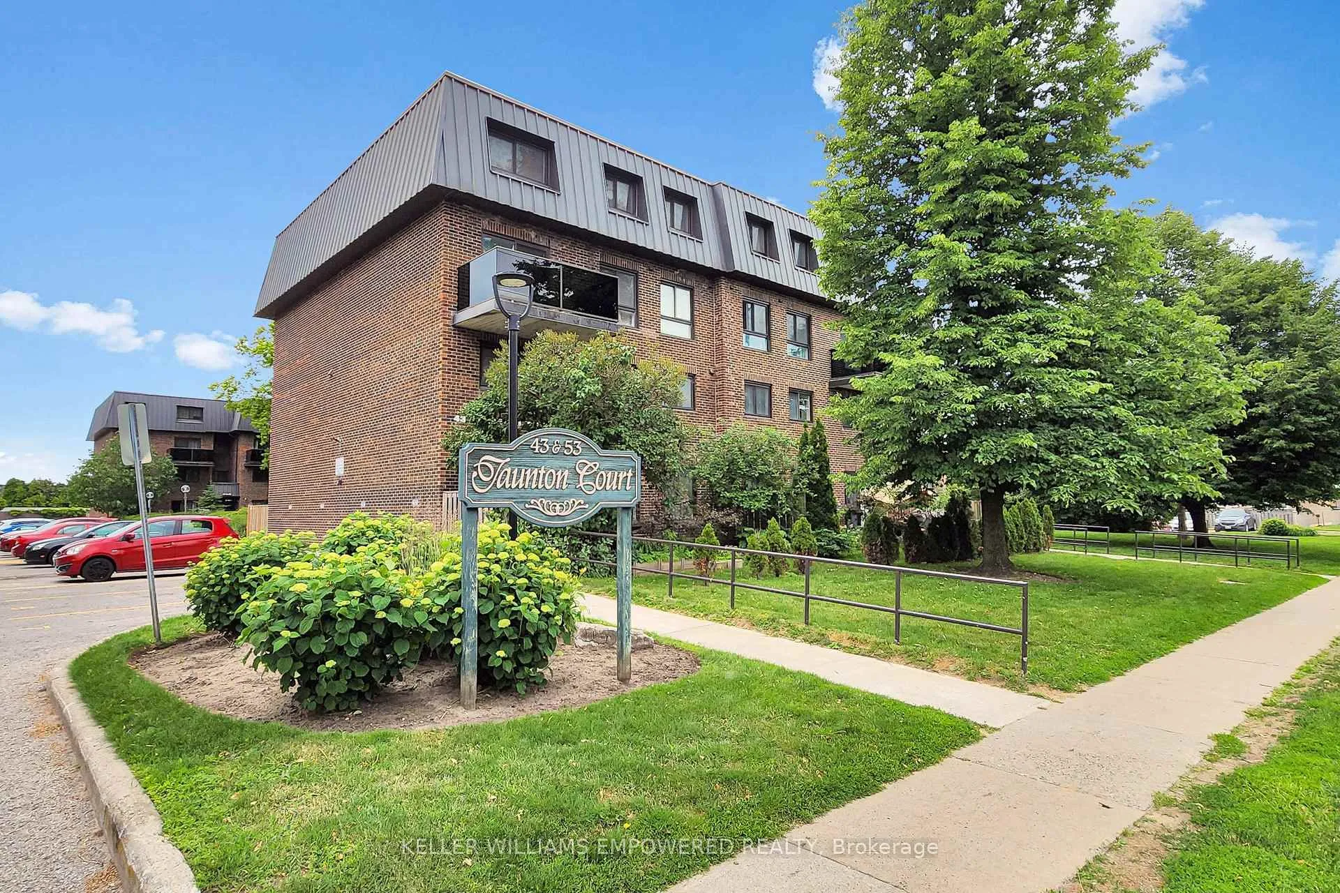 Photo 2 of Unit 36, 43 Taunton Road E, Oshawa, Centennial — HOMEH