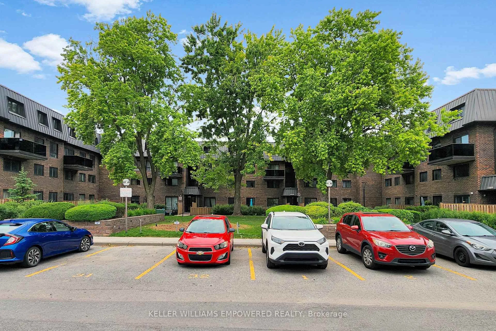 Photo 3 of Unit 36, 43 Taunton Road E, Oshawa, Centennial — HOMEH