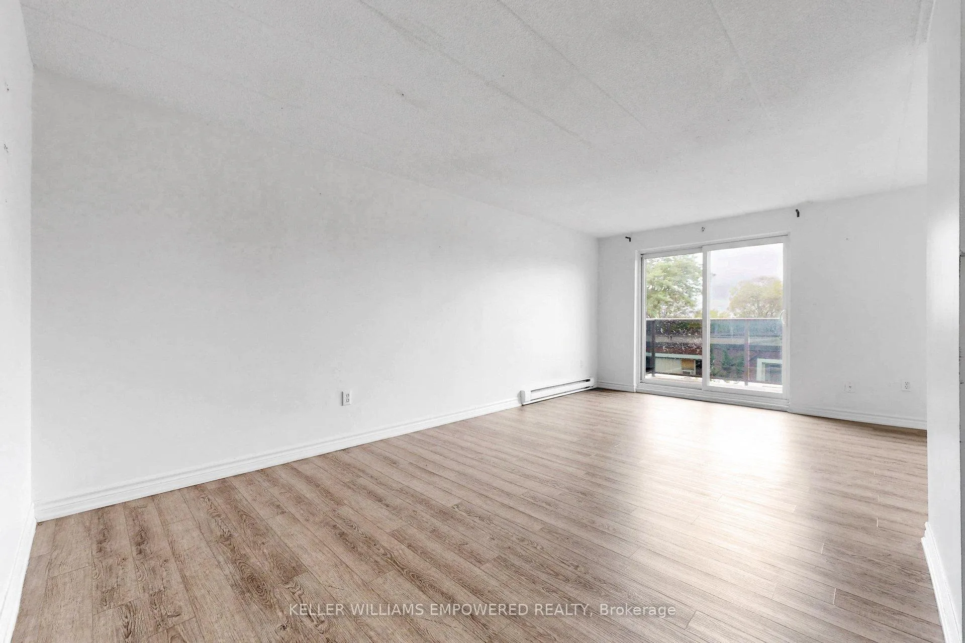 Photo 6 of Unit 36, 43 Taunton Road E, Oshawa, Centennial — HOMEH