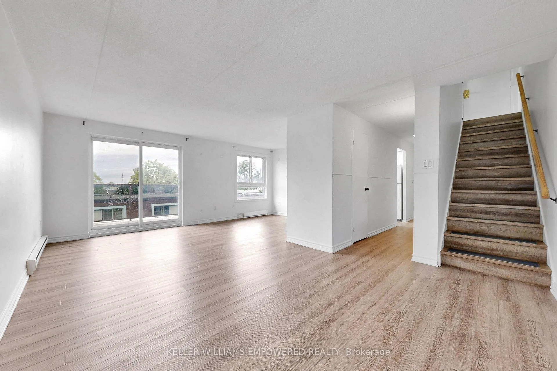 Photo 7 of Unit 36, 43 Taunton Road E, Oshawa, Centennial — HOMEH