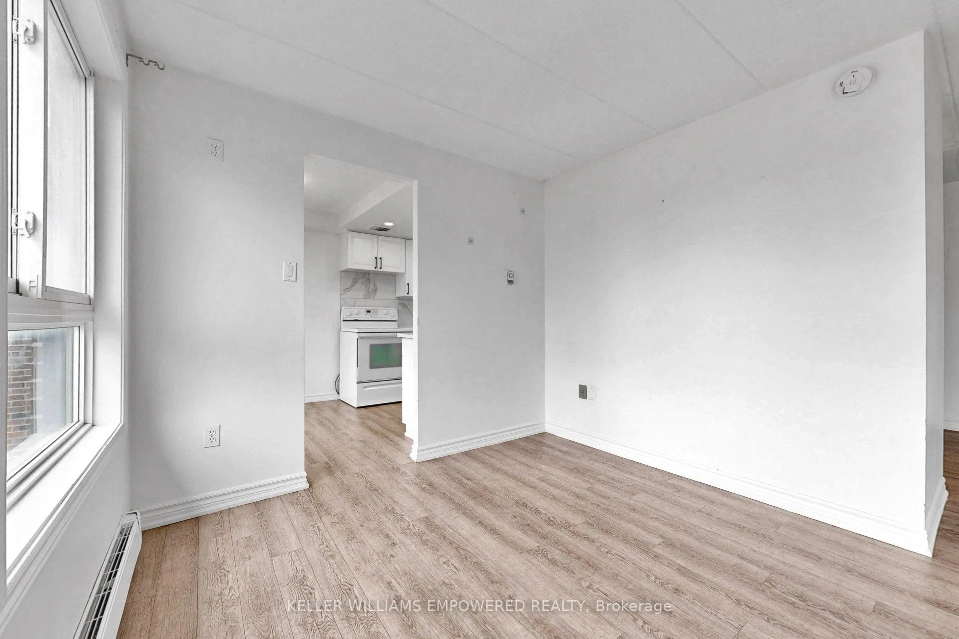 Photo 11 of Unit 36, 43 Taunton Road E, Oshawa, Centennial — HOMEH