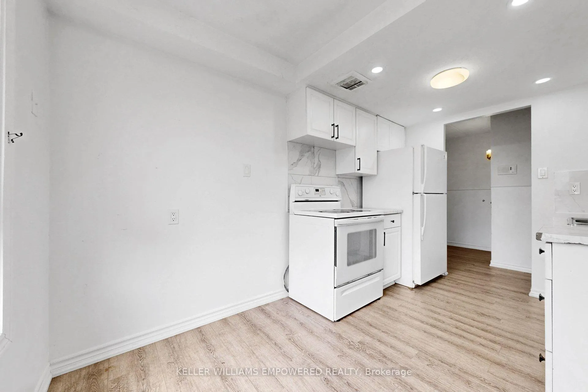 Photo 18 of Unit 36, 43 Taunton Road E, Oshawa, Centennial — HOMEH