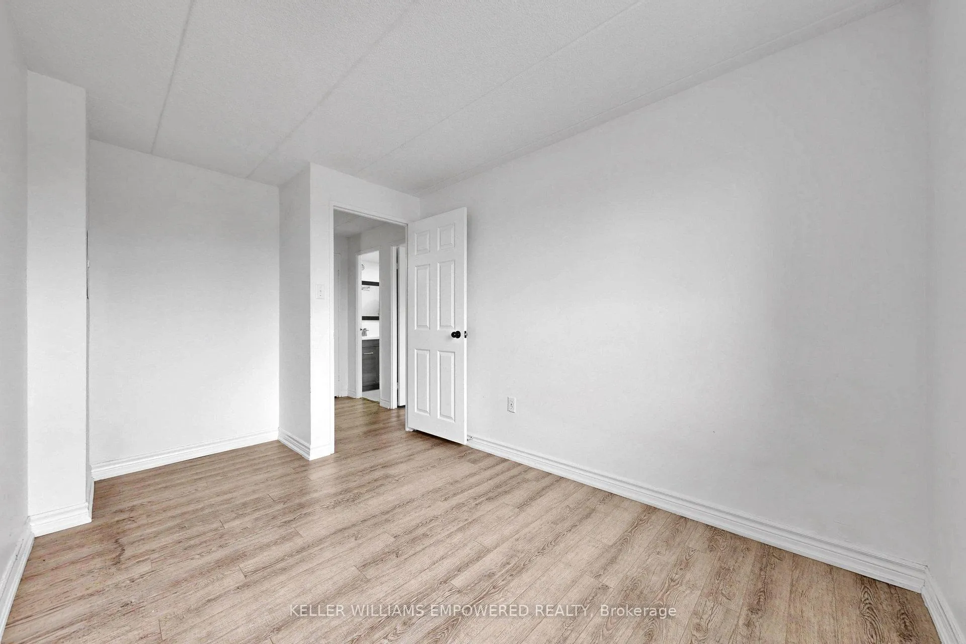 Photo 28 of Unit 36, 43 Taunton Road E, Oshawa, Centennial — HOMEH