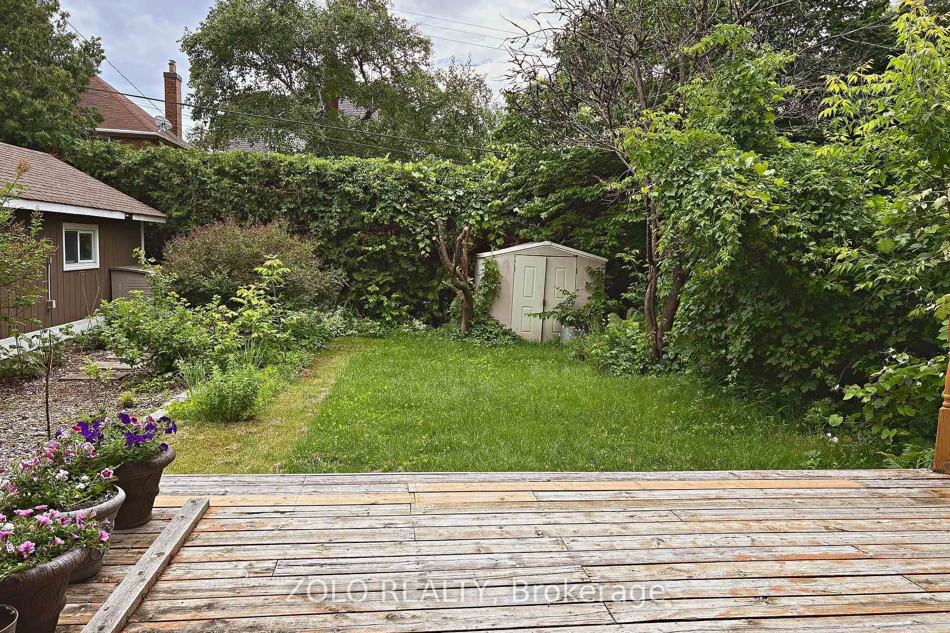 Photo 20 of 392 Piccadilly Avenue N, Ottawa, Ottawa West — HOMEH