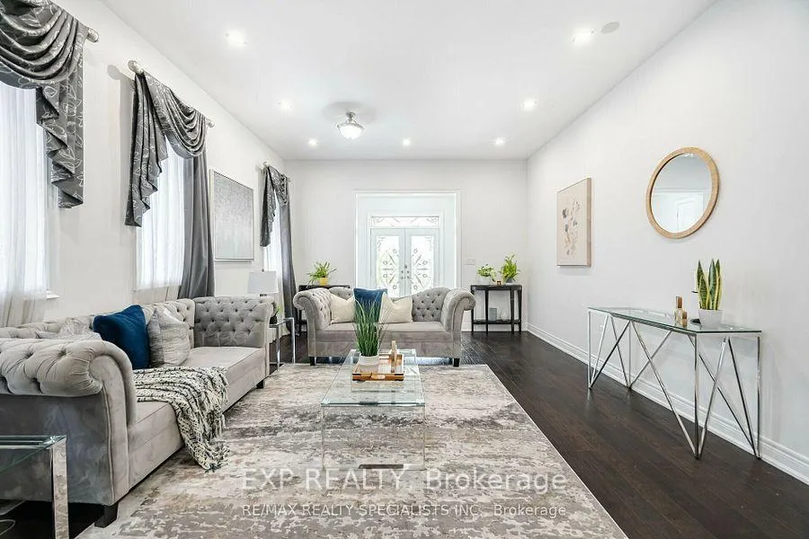 Photo 4 of Unit Main, 448 Dougall Avenue, Caledon, Rural Caledon — HOMEH