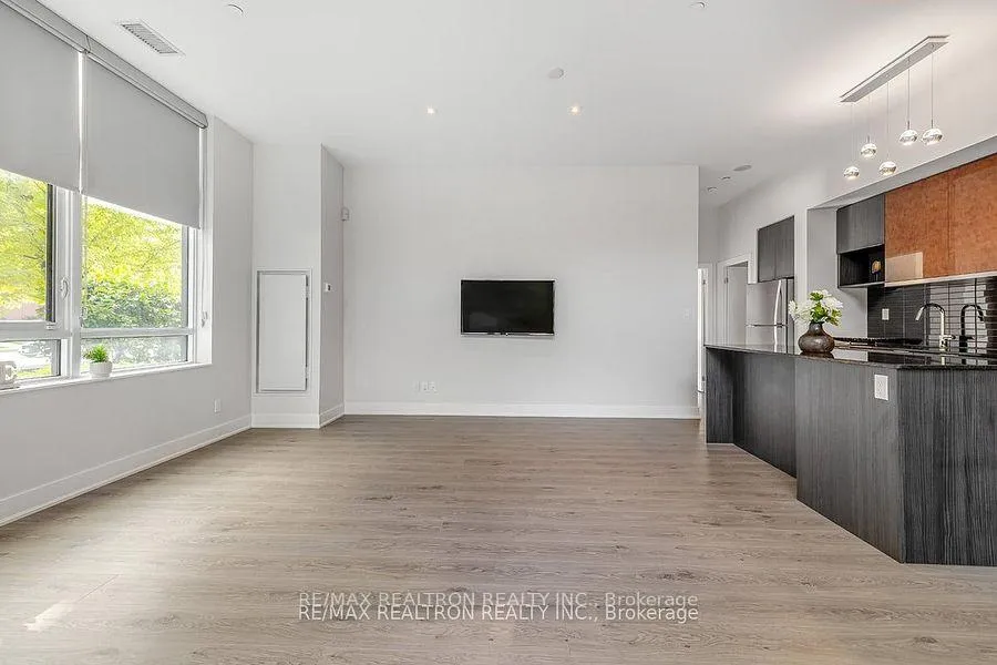 Photo 7 of Unit 121, 99 The Donway, North York, Banbury-Don Mills — HOMEH