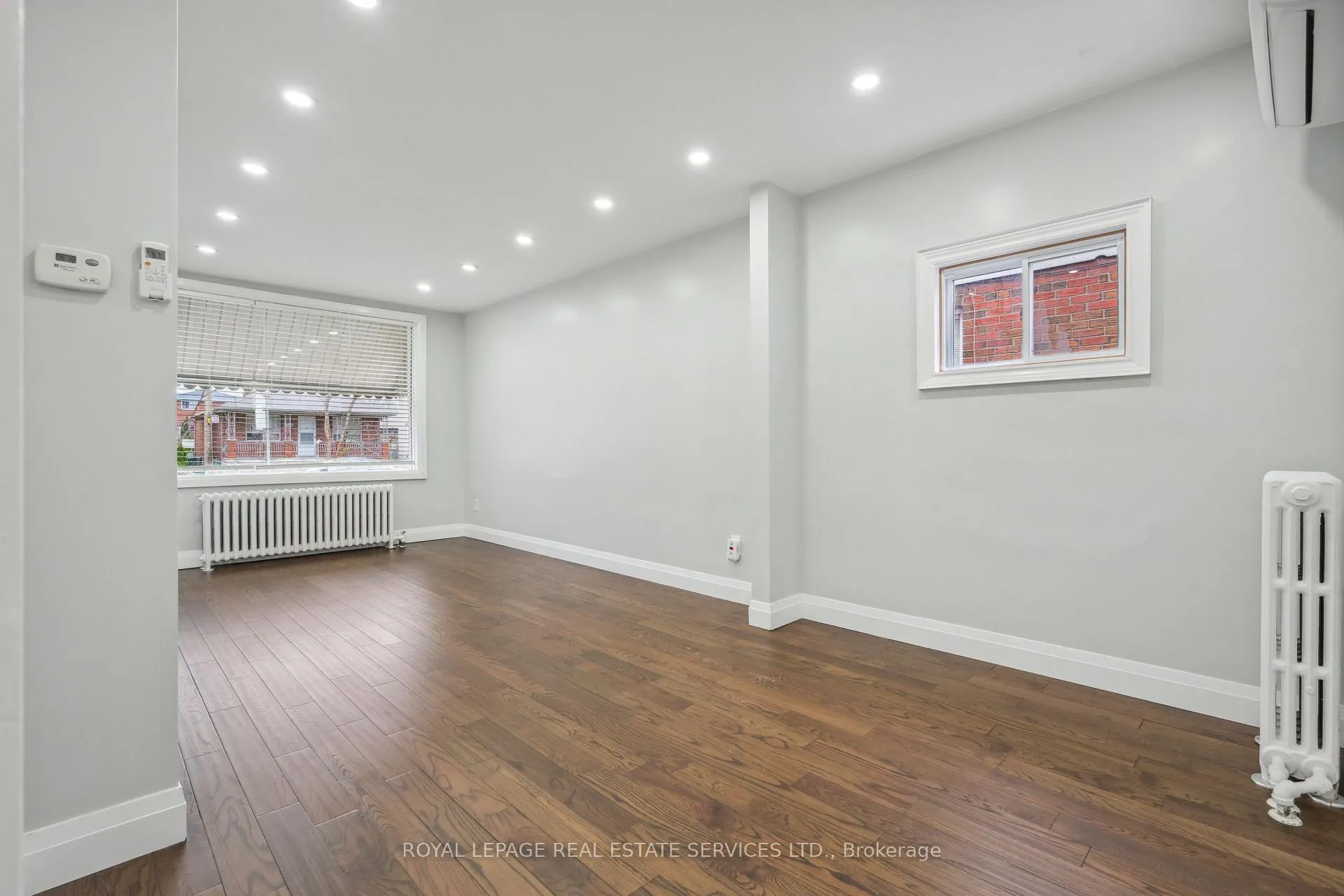 Photo 5 of 21 Holbrooke Avenue, Etobicoke, Stonegate-Queensway — HOMEH