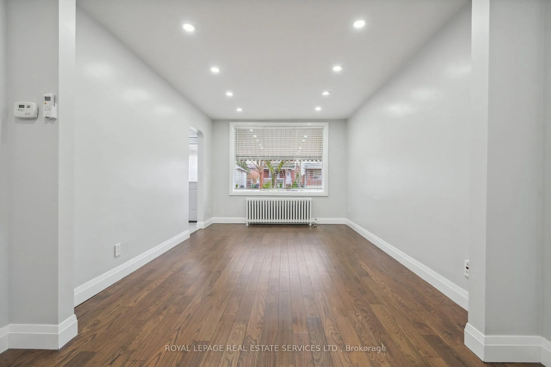 Photo 6 of 21 Holbrooke Avenue, Etobicoke, Stonegate-Queensway — HOMEH