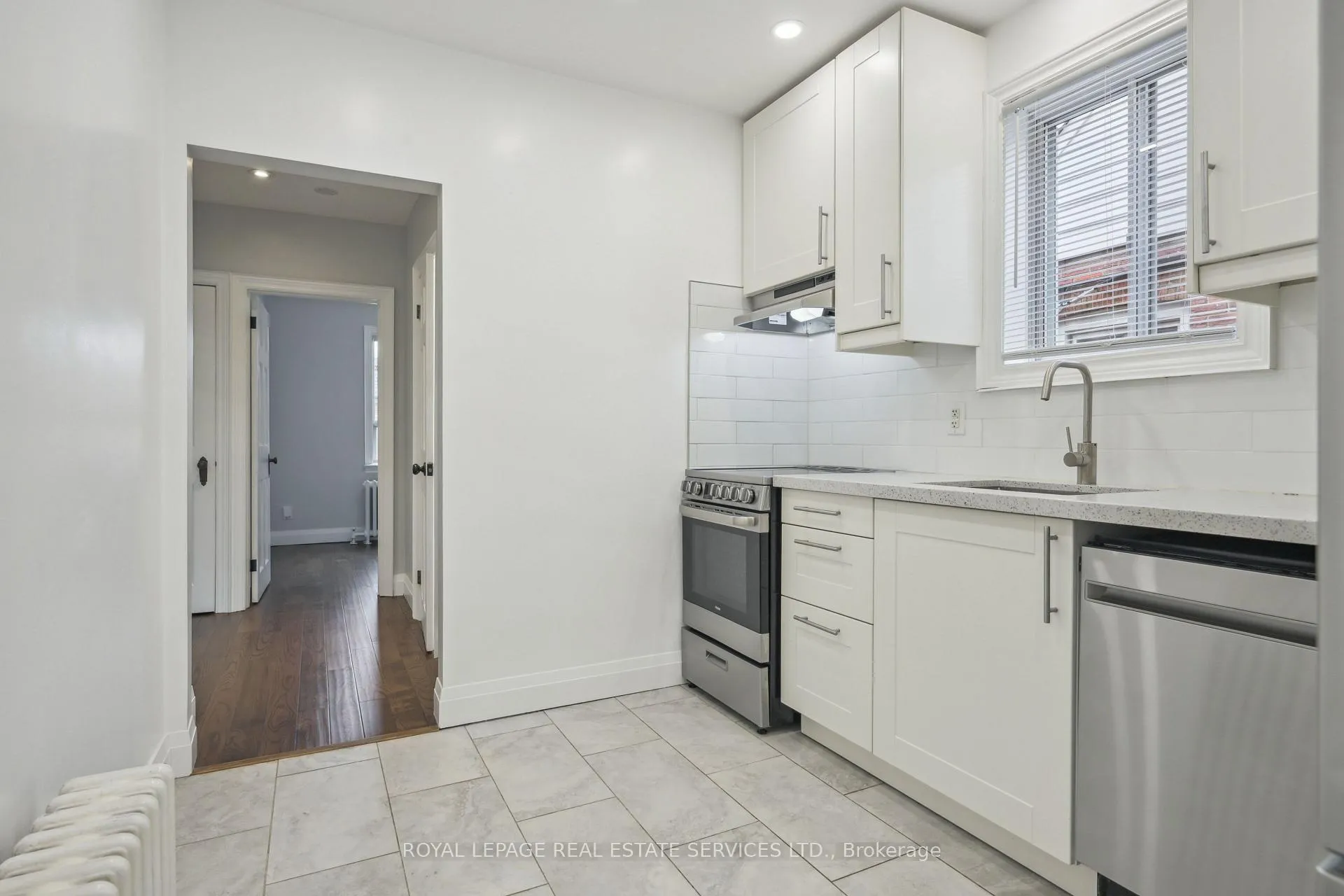 Photo 8 of 21 Holbrooke Avenue, Etobicoke, Stonegate-Queensway — HOMEH