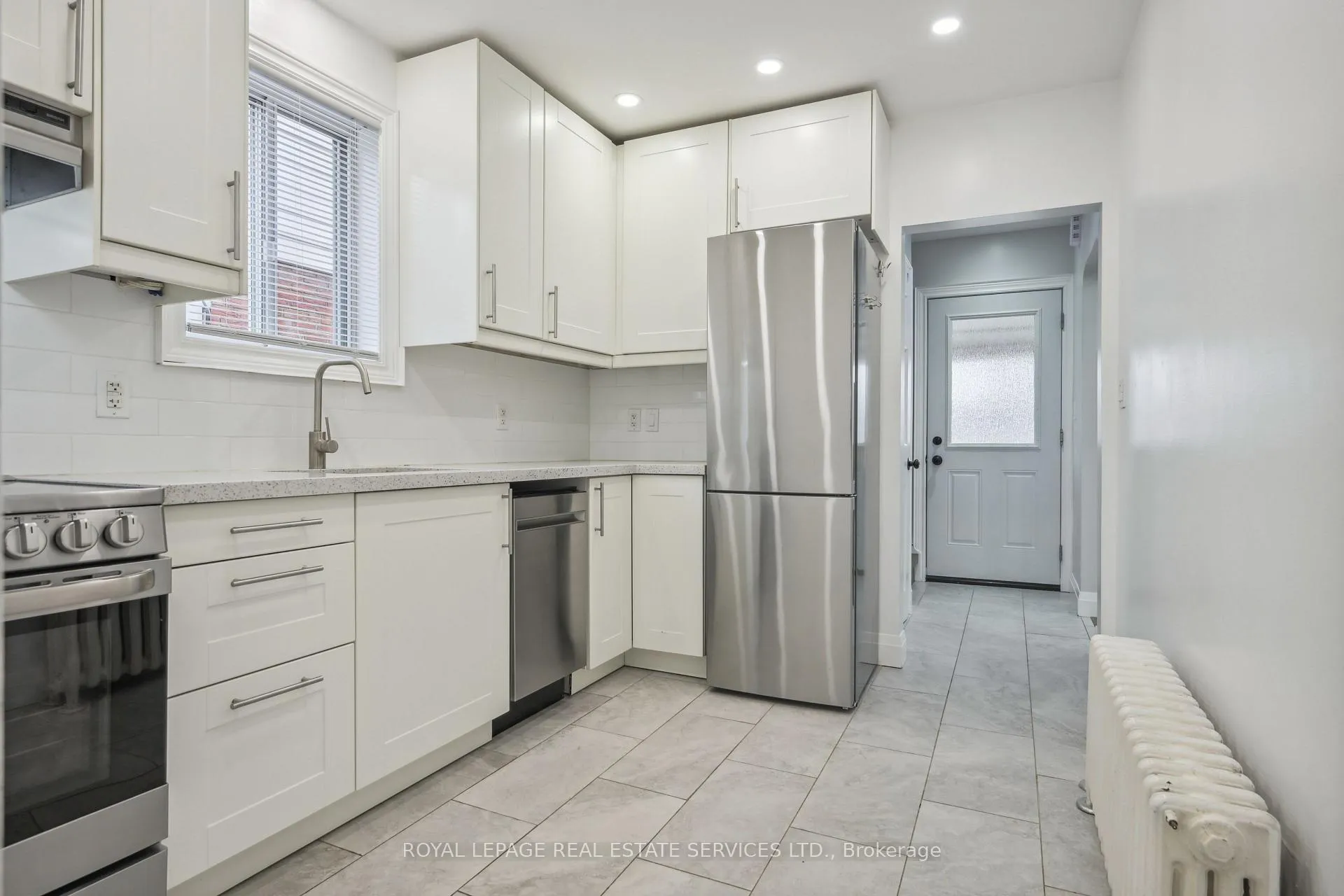 Photo 10 of 21 Holbrooke Avenue, Etobicoke, Stonegate-Queensway — HOMEH