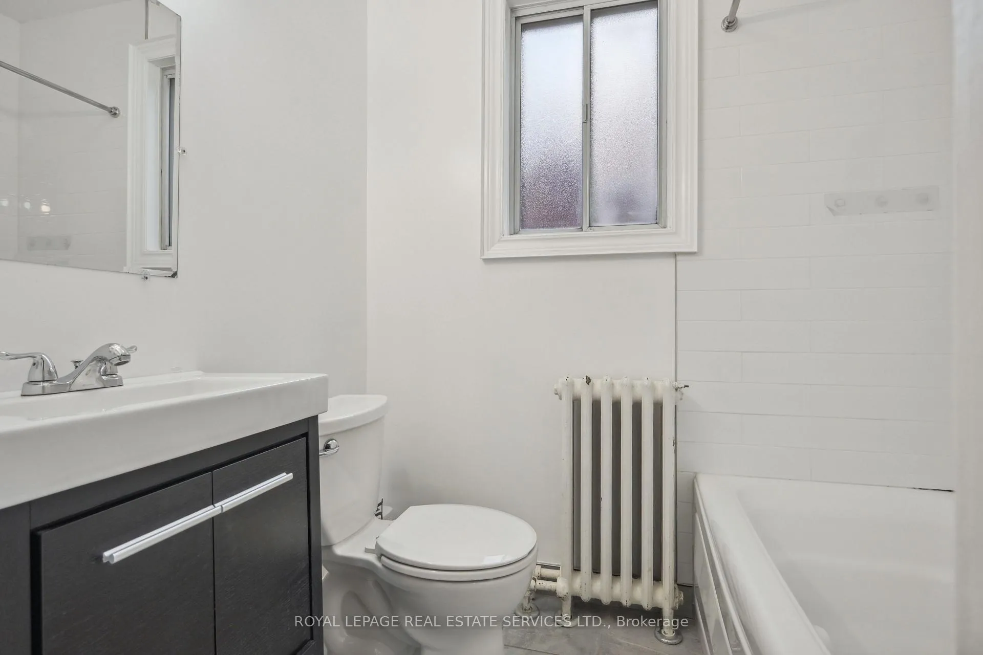 Photo 11 of 21 Holbrooke Avenue, Etobicoke, Stonegate-Queensway — HOMEH