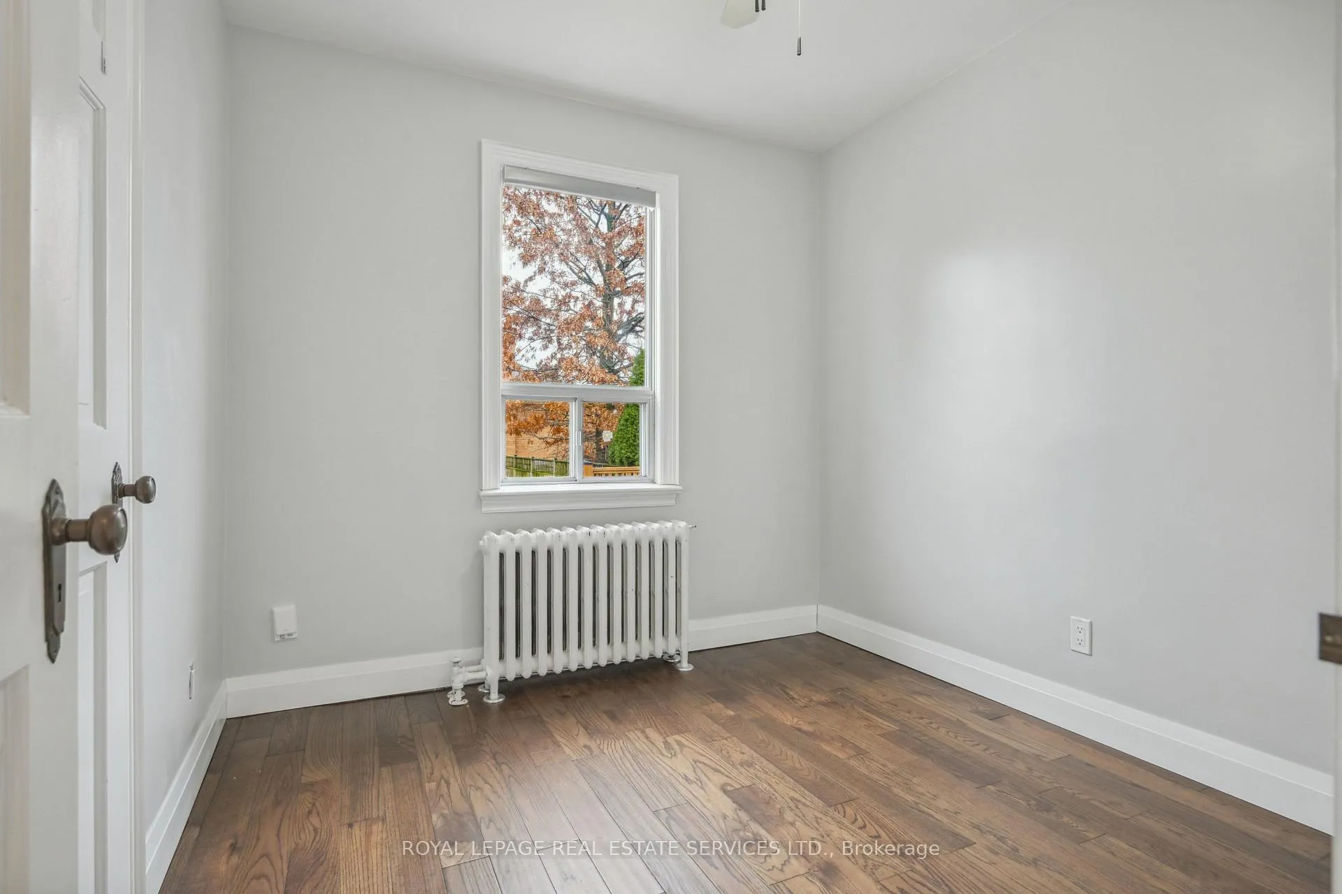 Photo 13 of 21 Holbrooke Avenue, Etobicoke, Stonegate-Queensway — HOMEH