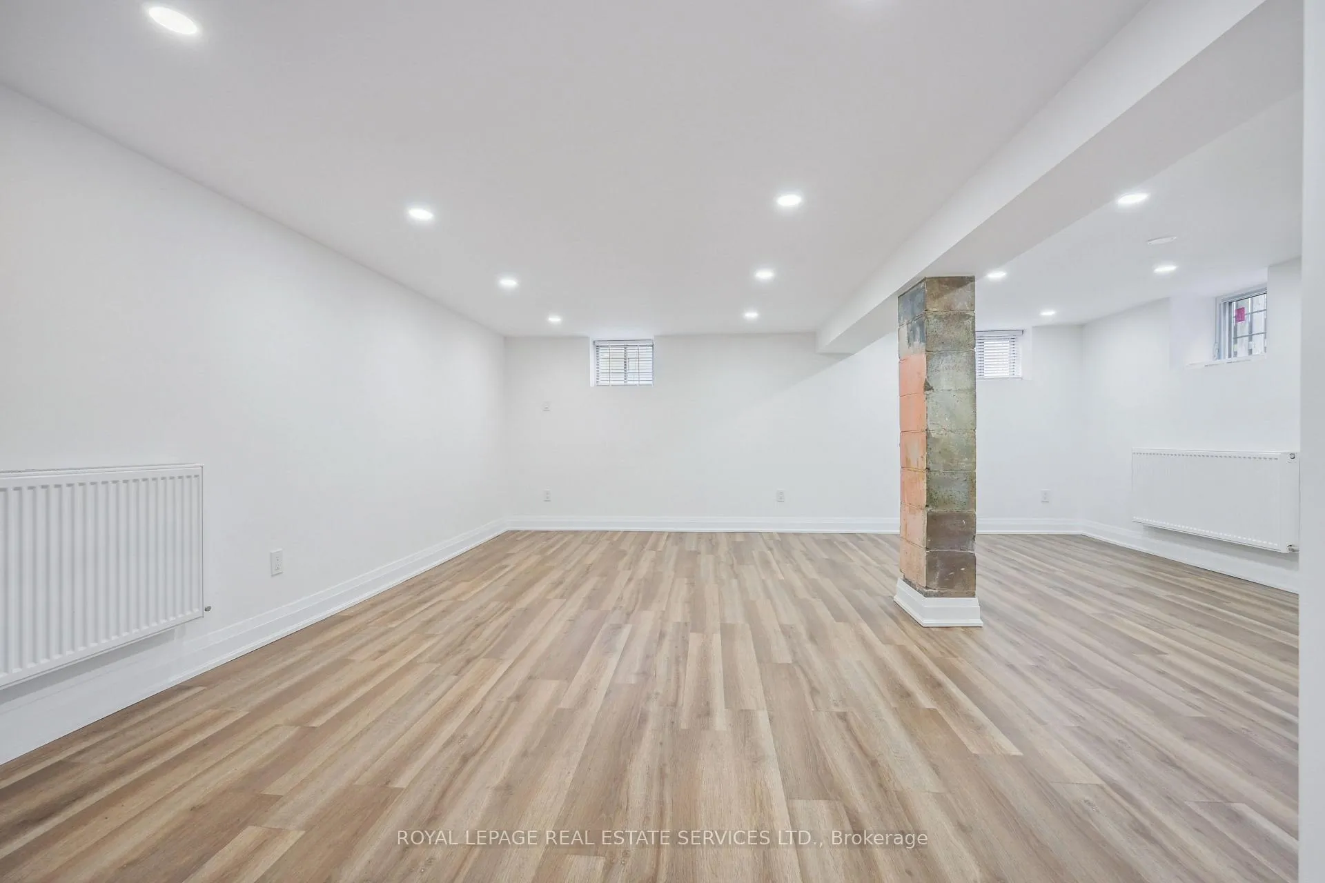Photo 22 of 21 Holbrooke Avenue, Etobicoke, Stonegate-Queensway — HOMEH