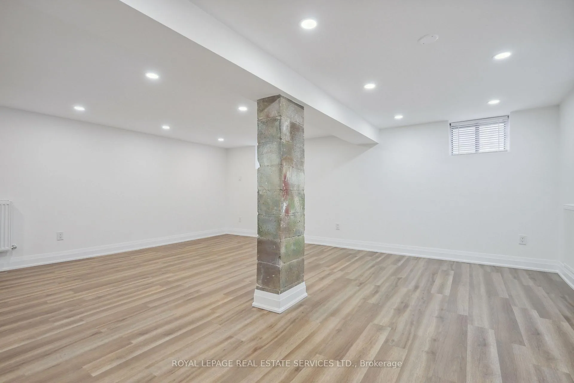 Photo 25 of 21 Holbrooke Avenue, Etobicoke, Stonegate-Queensway — HOMEH