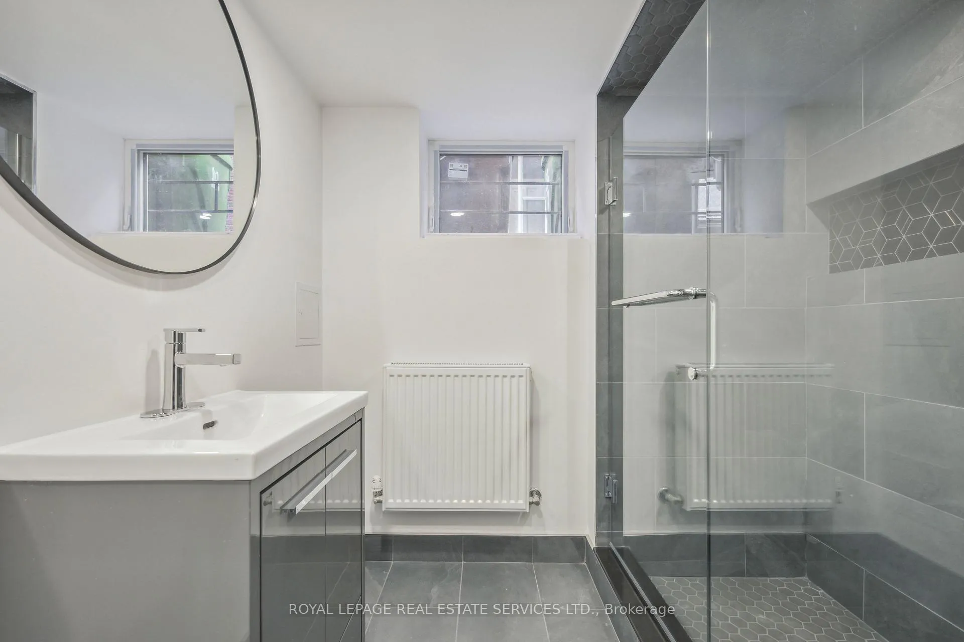 Photo 26 of 21 Holbrooke Avenue, Etobicoke, Stonegate-Queensway — HOMEH